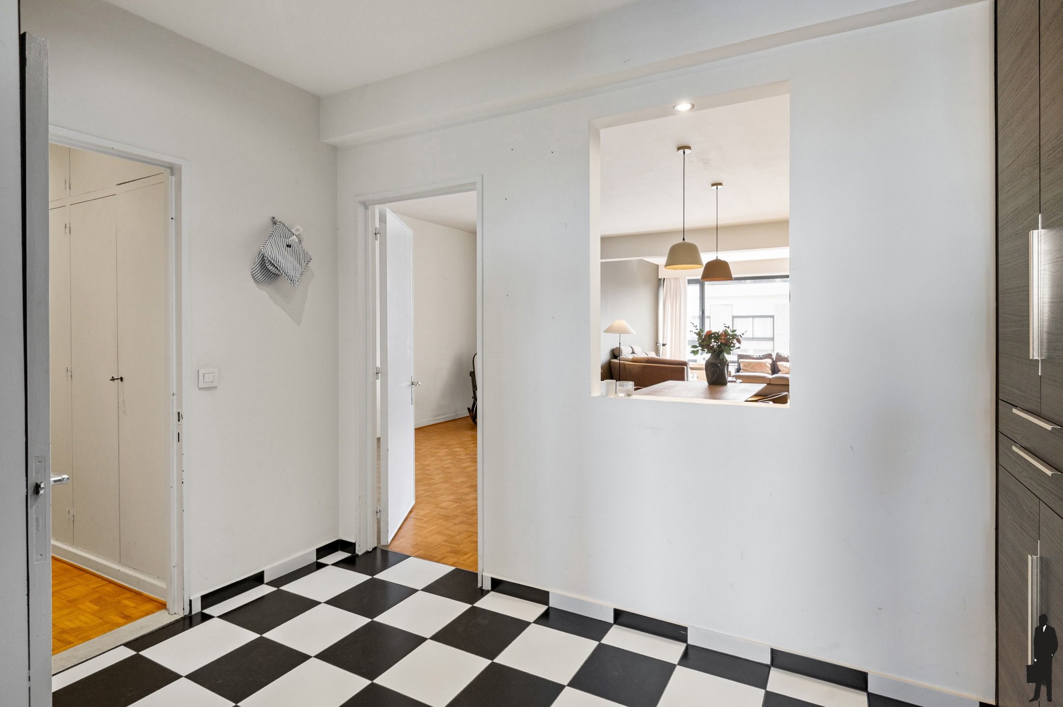 Lichtrijk 3-slaapkamer appartement met Zuidwestgericht terras foto 12