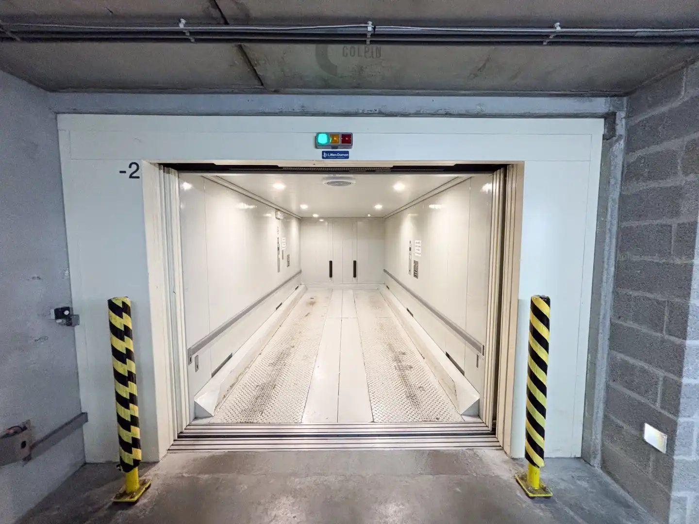 Garagebox onder het Kinkhoornplein in Heist foto 5