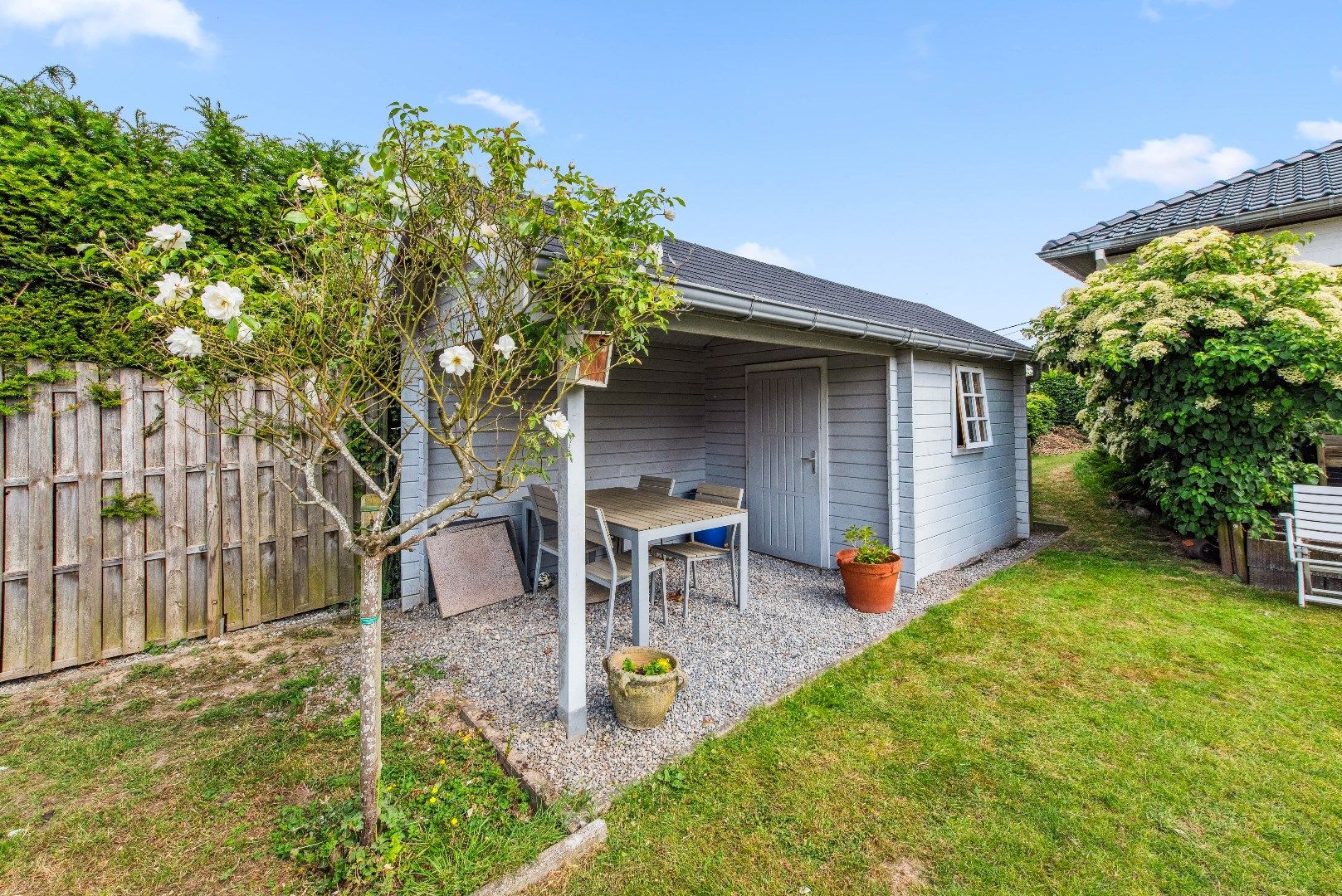 Bungalow met nieuw dak, 3 slaapkamers en garage foto 20