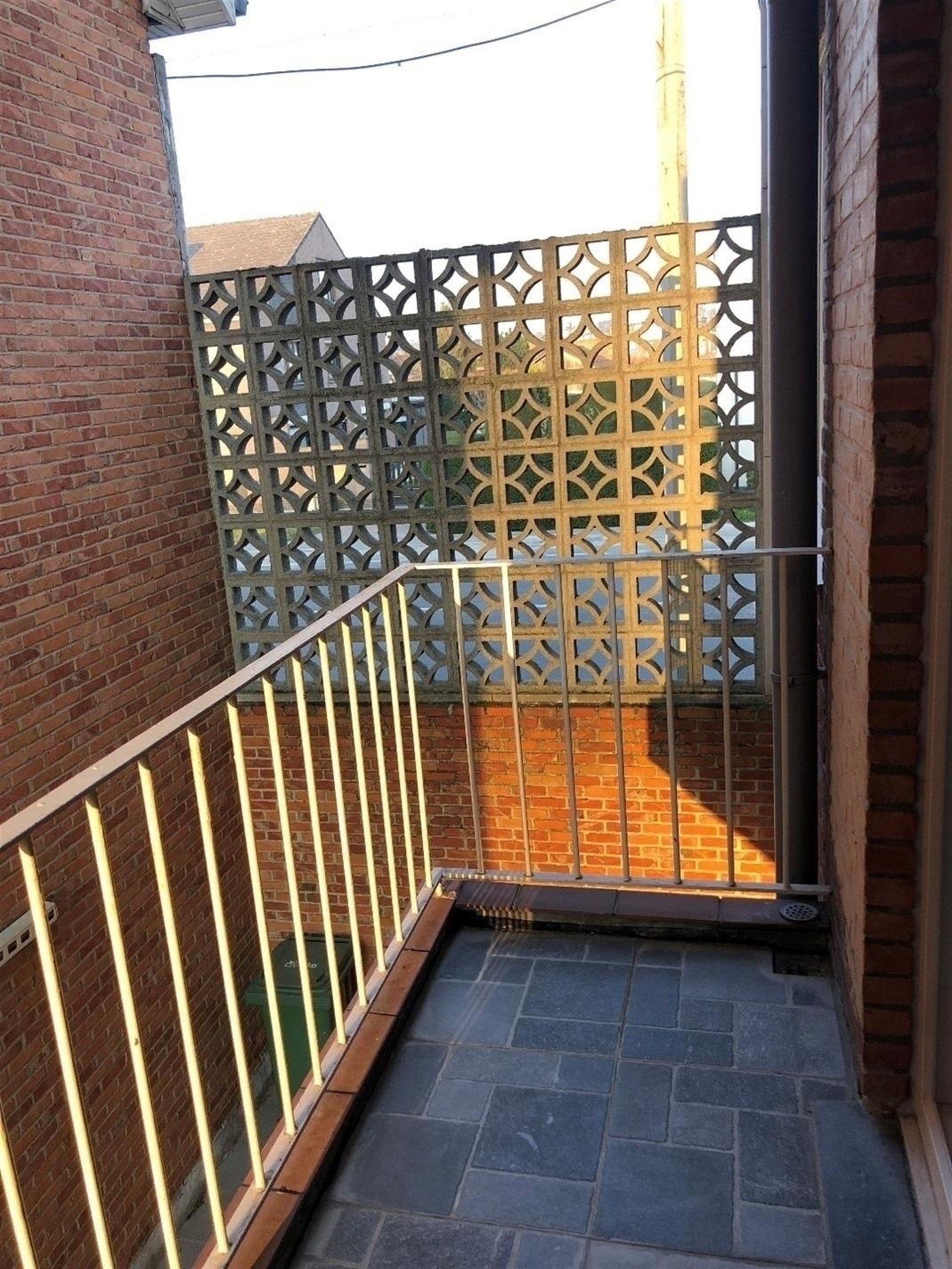 Gunstig gelegen 2 slaapkamer appartement. foto 20