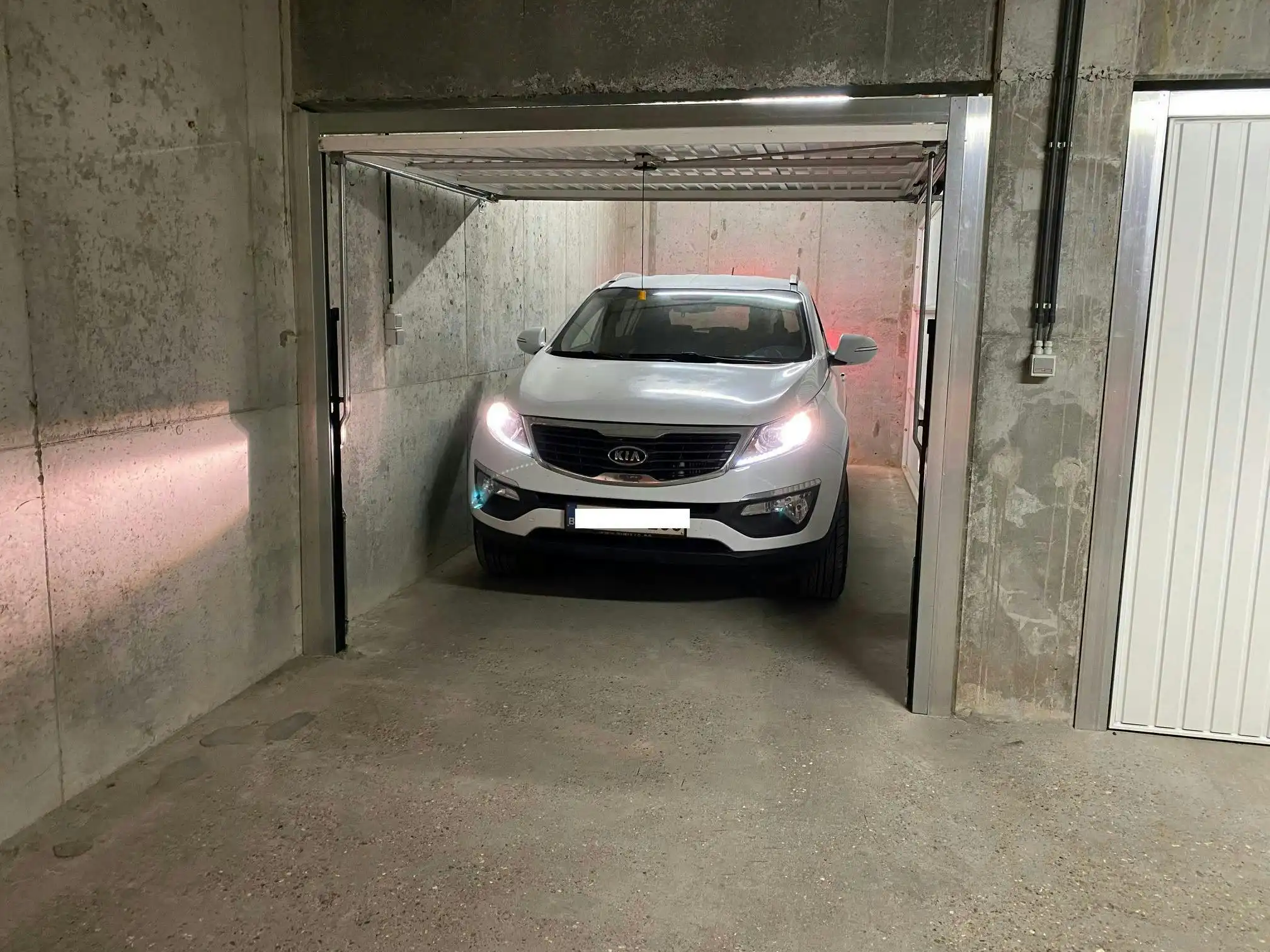 Centraal gelegen garagebox te koop !  foto 2