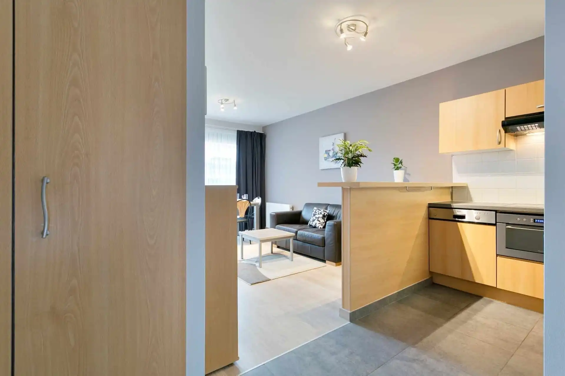  IN OPTIE Appartement op het gelijkvloers met terras foto {{pictureIndex}}