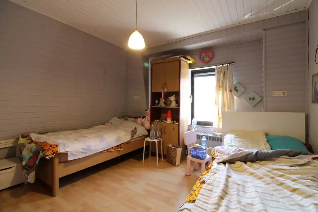 Zeer mooie halfopen woning met garage op gunstige ligging foto 10