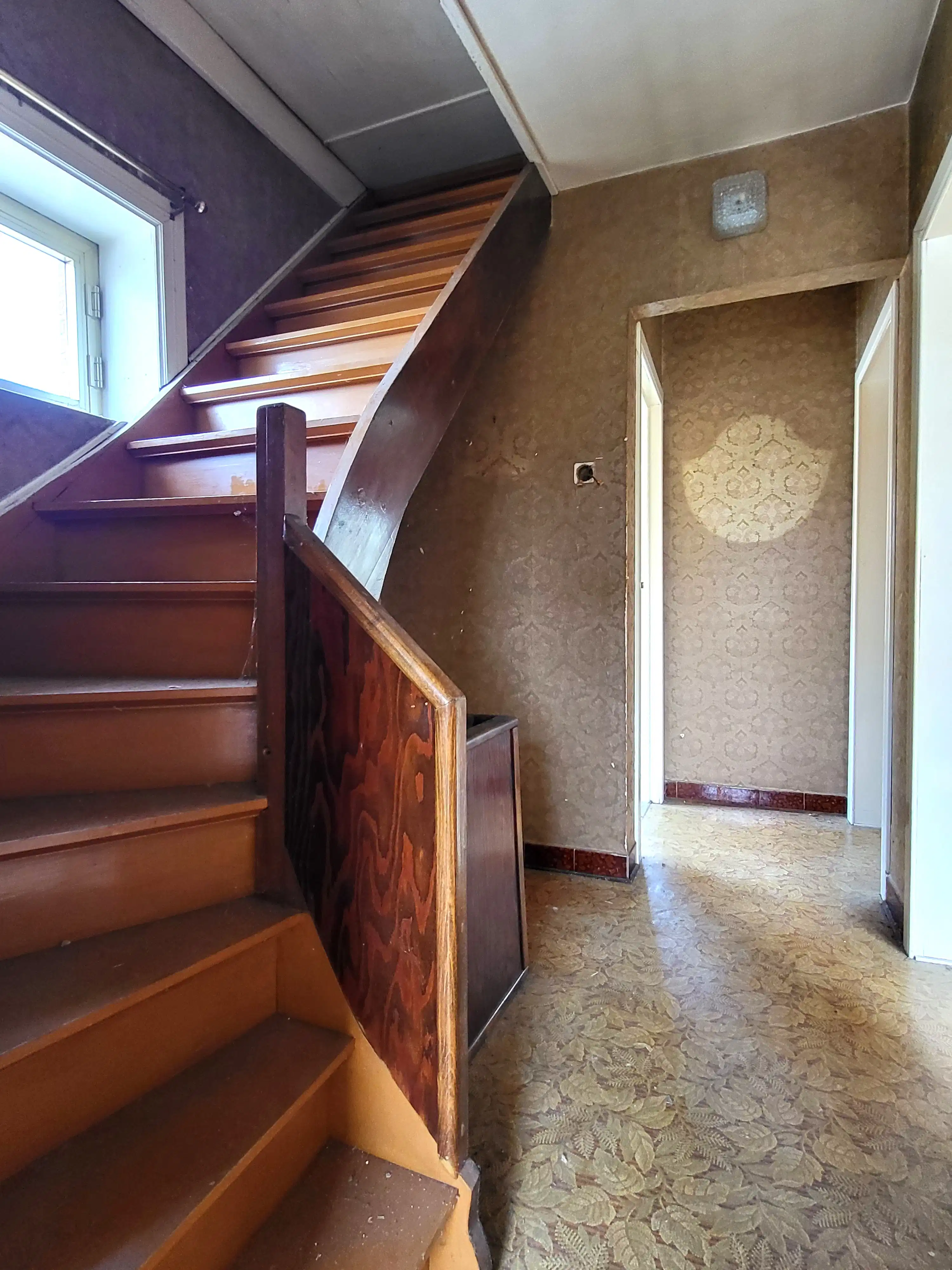 Te renoveren woning met veel charme en ruime tuin op 671 m².  foto 27