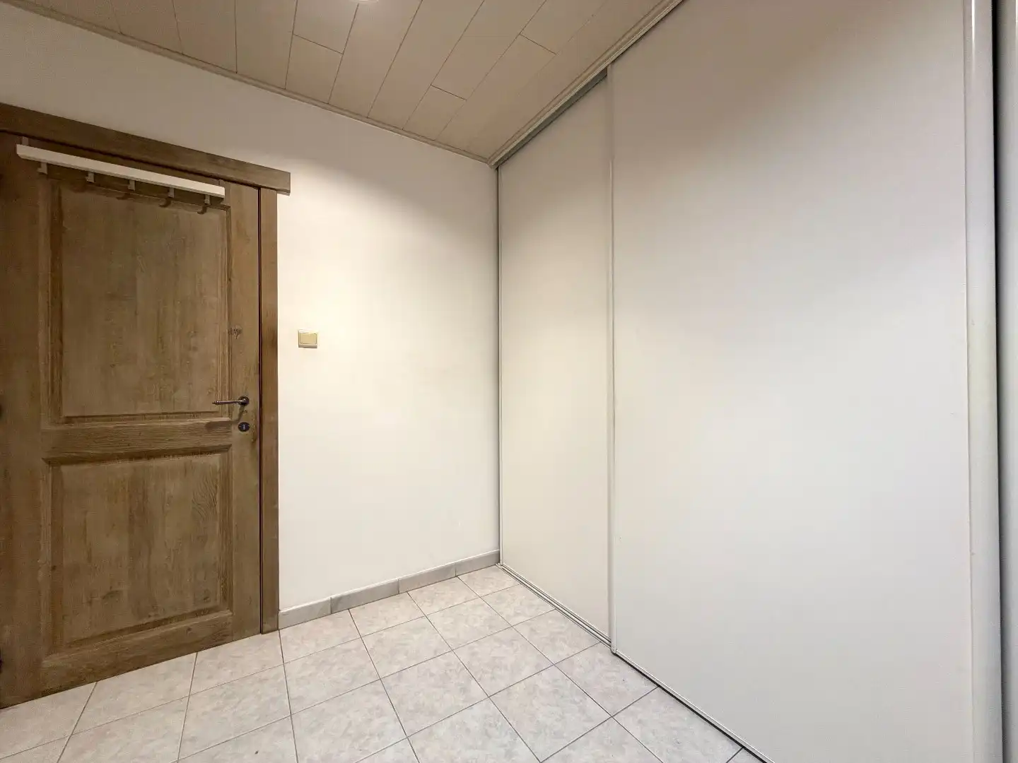 Instapklaar wonen? Ontdek deze woning met 4 slaapkamers, poolhouse en nieuwe badkamer. foto 18