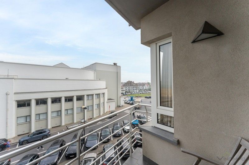 Ruim, lichtrijk 3-slaapkamer appartement met zijdelings zeezicht en zicht op het Casino van Knokke-Heist! foto 15