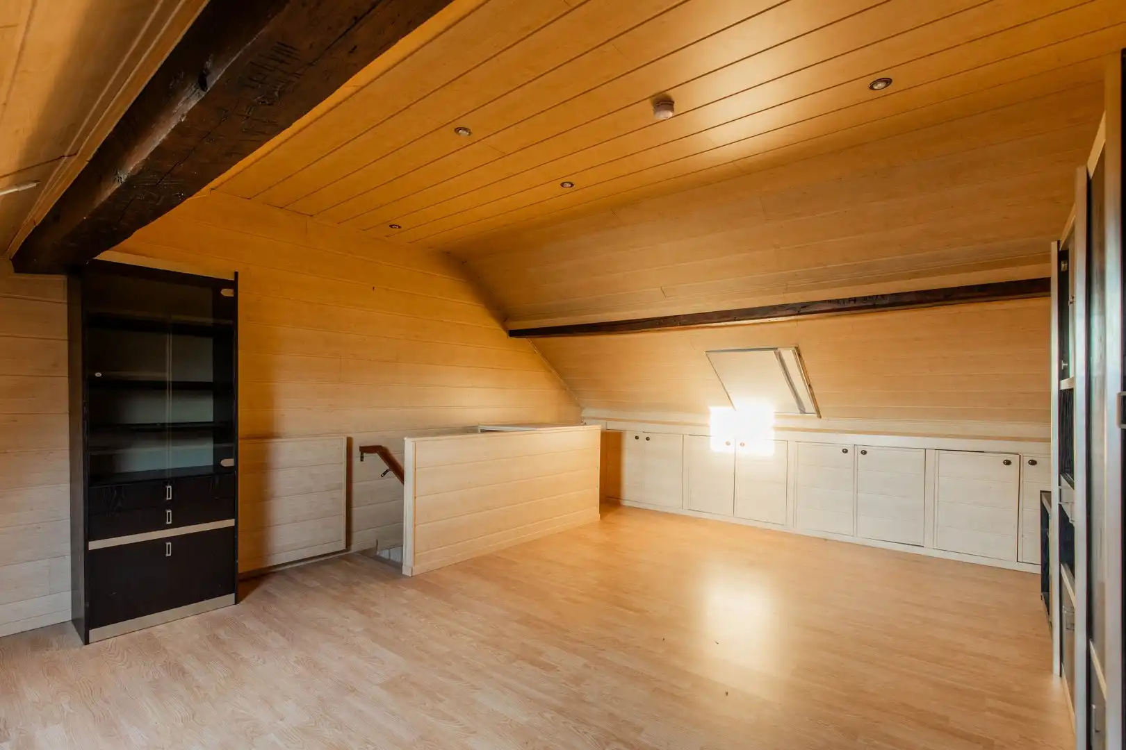 Op te frissen rijwoning in het centrum foto 17