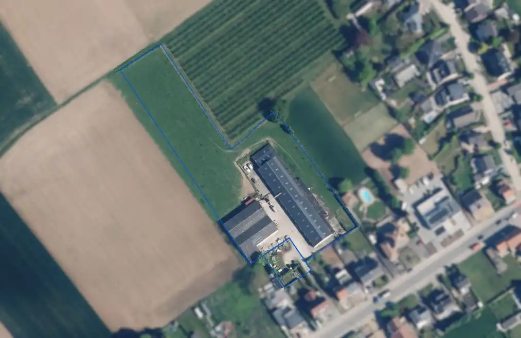 Twee percelen grond met loodsen te koop – Strategisch gelegen langs de Maastrichtersteenweg in Riemst foto 2