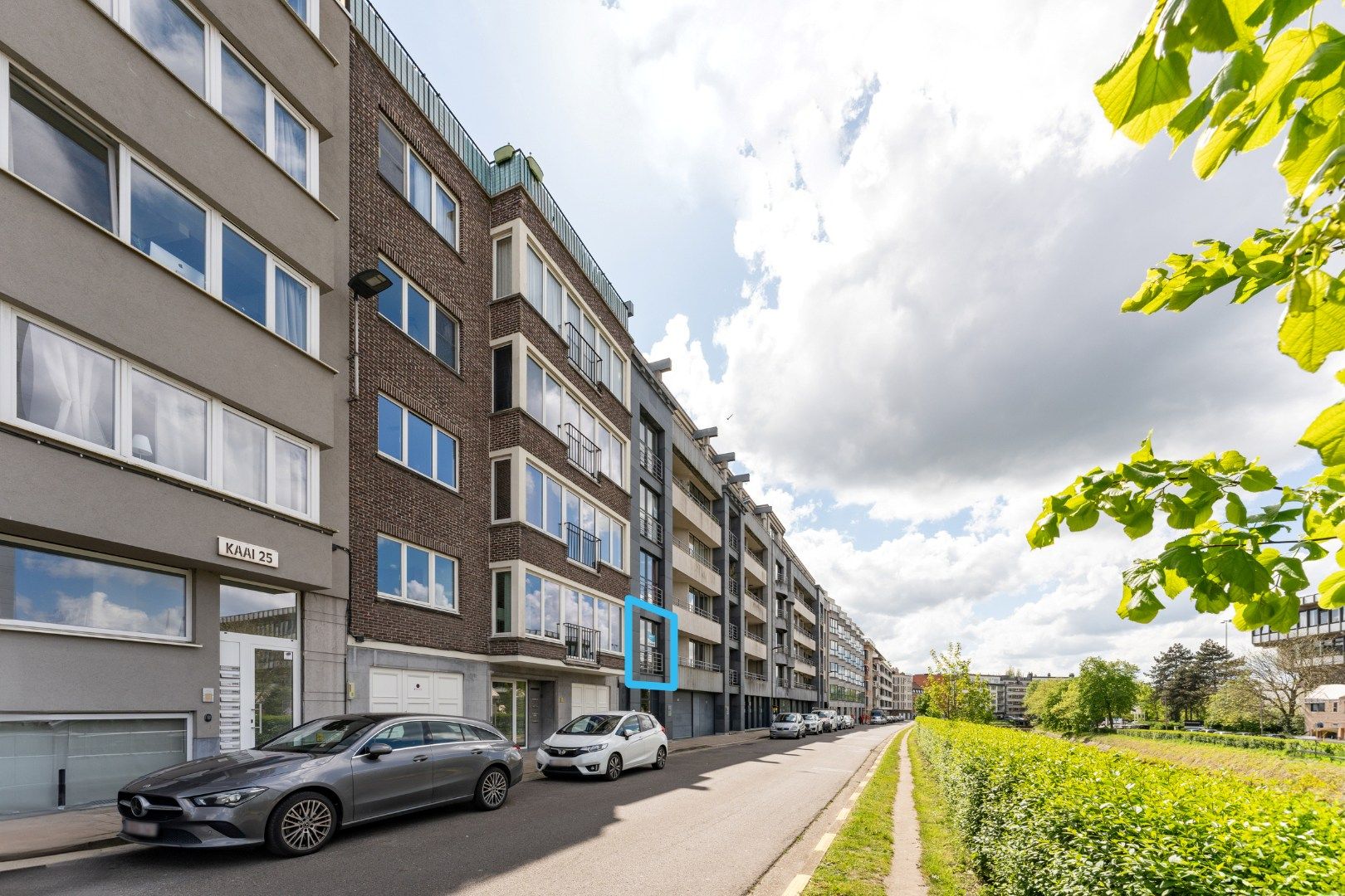 Recent & lichtrijk appartement (incl. autostaanplaats!) gelegen nabij de Bijloke site in Gent met zicht op de Leie.  foto 16