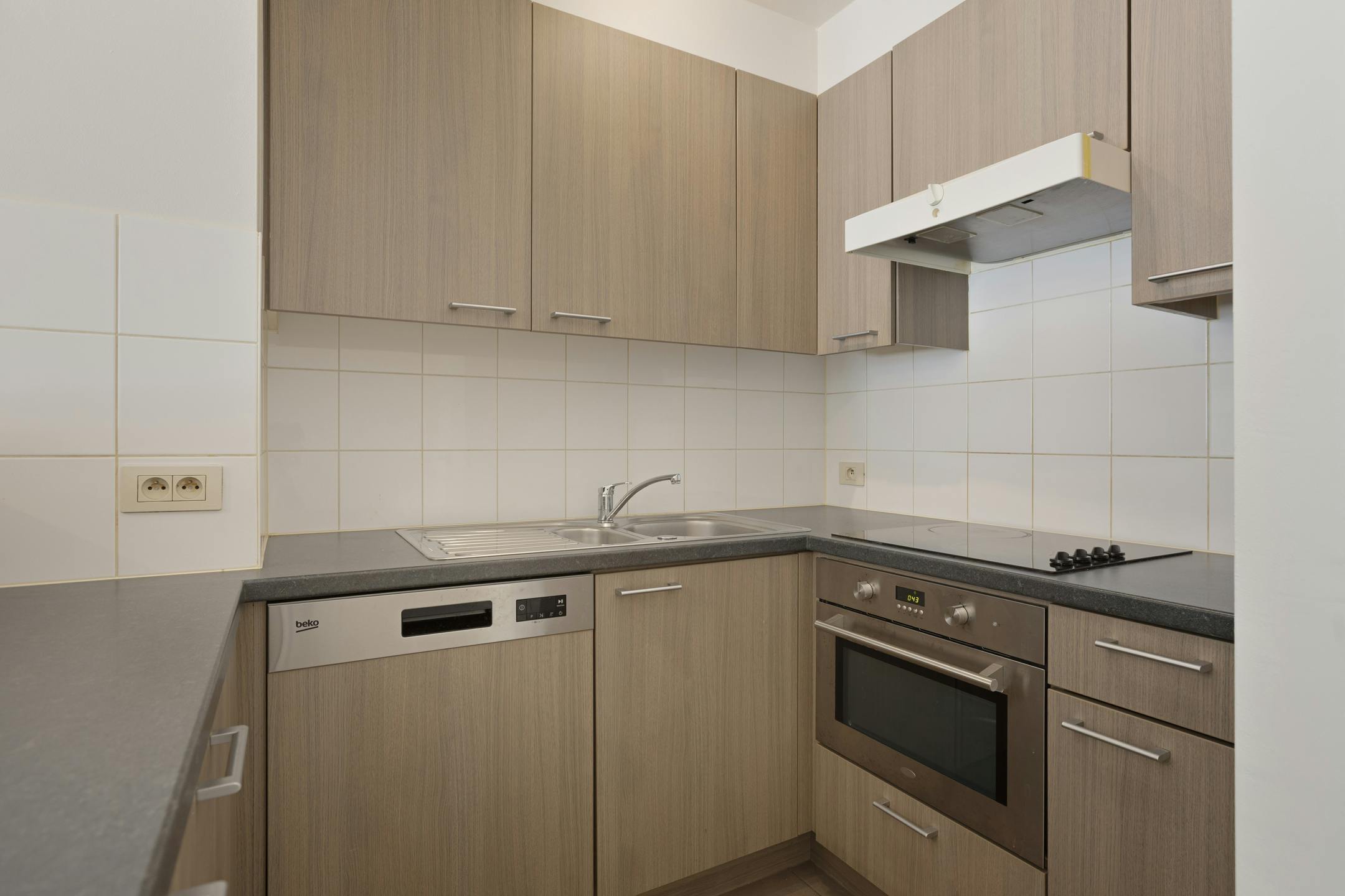 Instapklaar appartement met terras en ruime garage in Koksijde foto 5