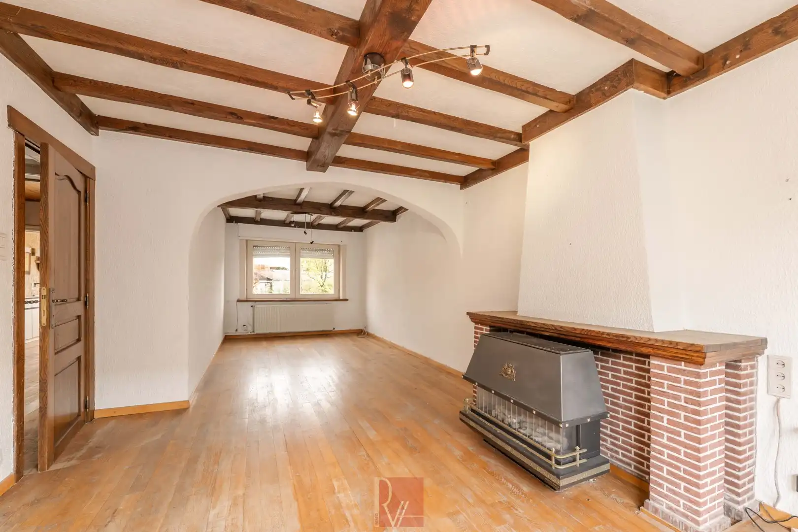 Woning met loods foto 7