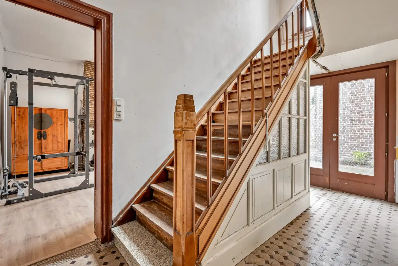 Karaktervolle interbellumwoning met loods foto 5