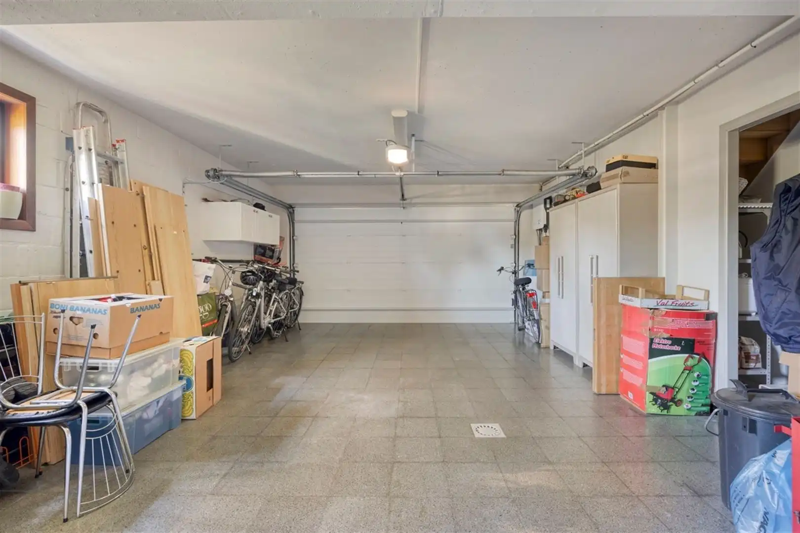 Rustig gelegen, goed onderhouden villa met 4 slaapkamers op 761 m². foto 20