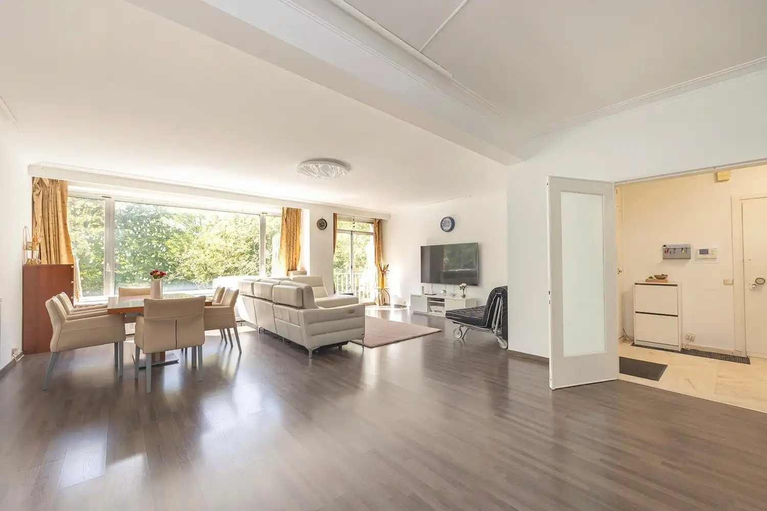 Ruim en instapklaar 2-slaapkamer appartement op toplocatie aan het Stadspark met terras, EPC B! foto {{pictureIndex}}
