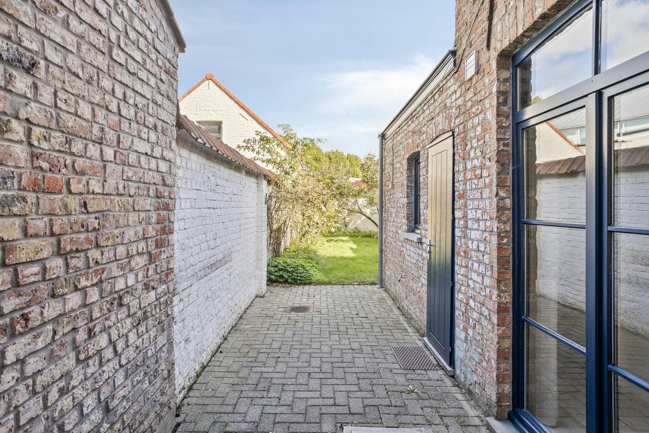 Karaktervolle stadswoning met 4 slaapkamers in Brugge foto 6