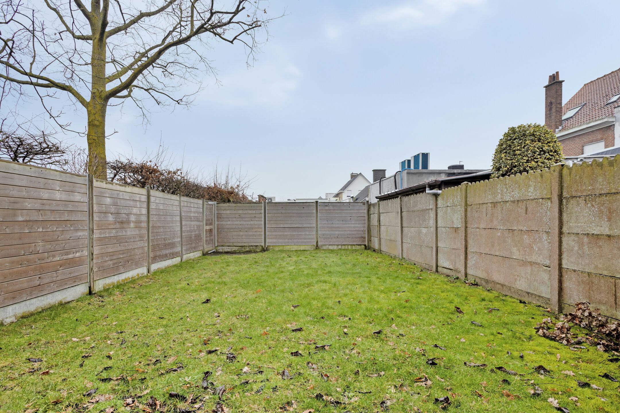 Centrumwoning met handelsruimte te koop in Beveren-Leie foto 22