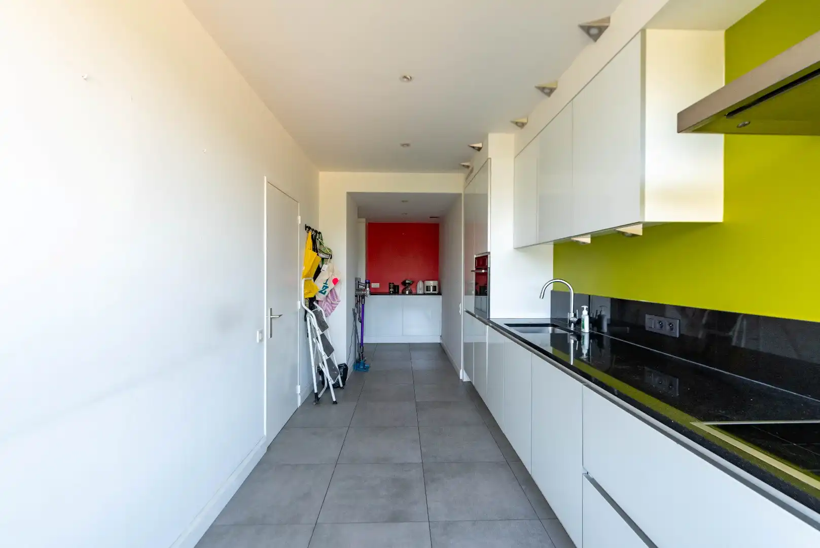Ruim 2 slaapkamer appartement met ruim terras!  foto 6