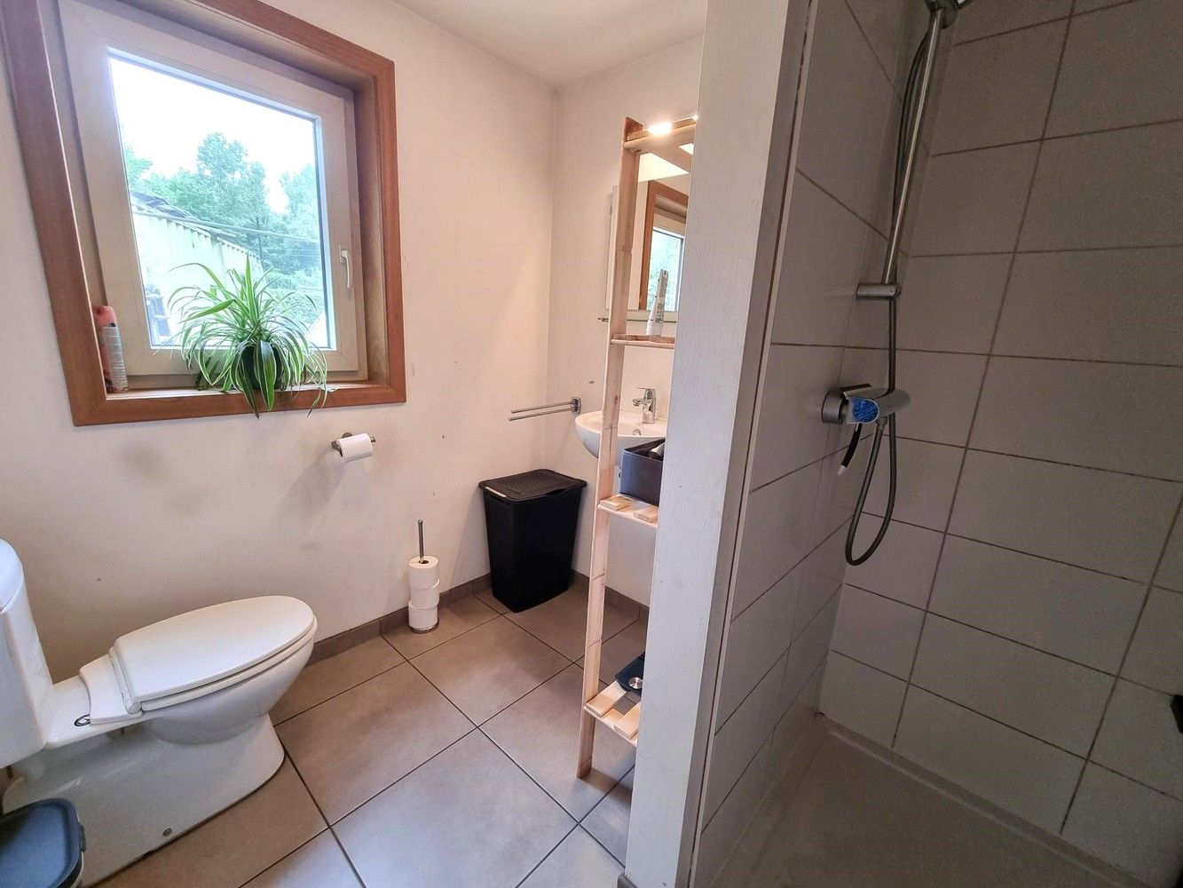 Prachtig gelegen woning waar u kan genieten van rust en privacy. Recente gebouwd, 2 slaapkamers. foto 11