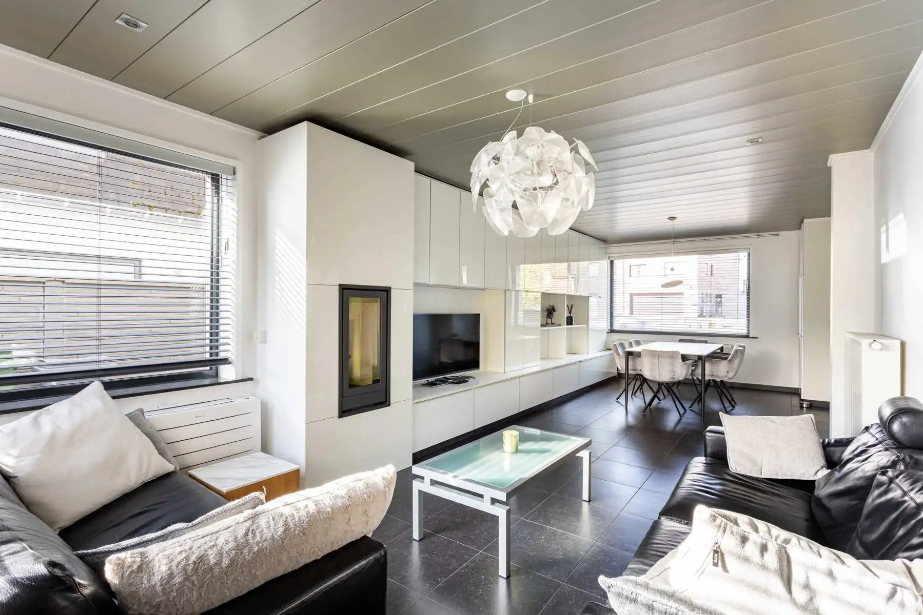 Prachtig onderhouden en instapklare woning vlakbij het centrum van Lede foto 5