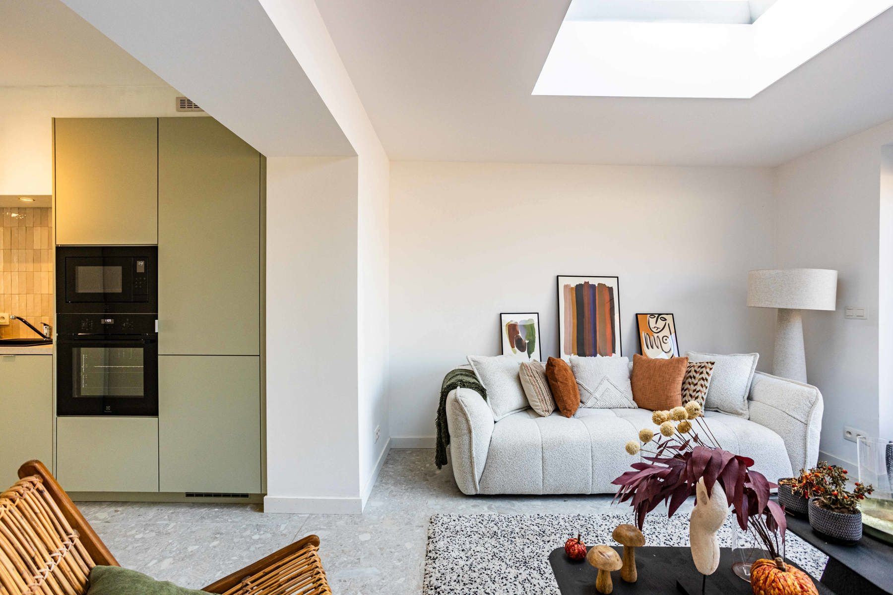 Gerenoveerde woning met 3 slaapkamers en 2 badkamers foto 3