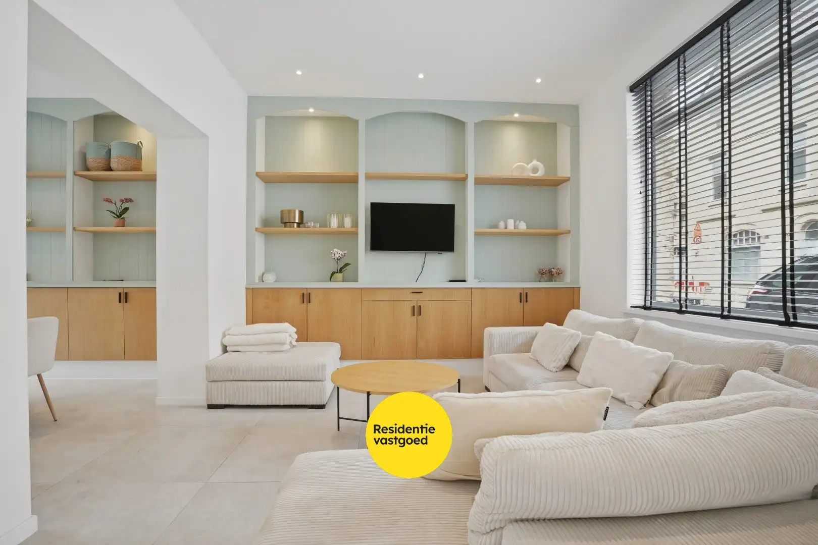 Subliem gerenoveerde herenwoning met 6 slaapkamers inclusief garage in Nieuwpoort-Stad op 135m² foto 3