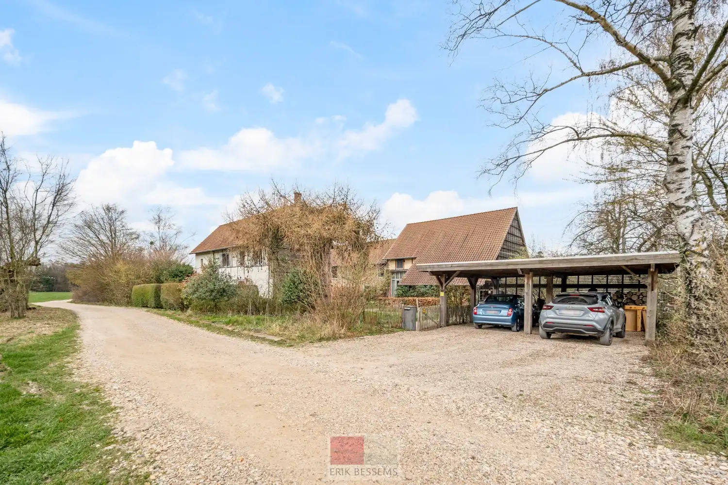 Een zeer karaktervol woonerf van maar liefst 3996 m² met bijzondere uitstraling, bestaande uit een prachtige hoofdwoning (voormalige schuur en stallen) en een charmant vakwerkhuis. foto 64
