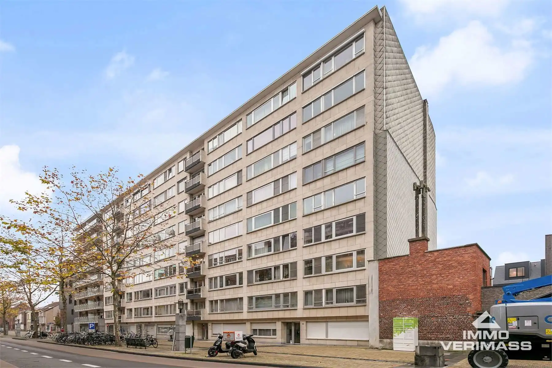 Te huur: autostaanplaats voor 2 auto's in het centrum van Leuven. foto {{pictureIndex}}