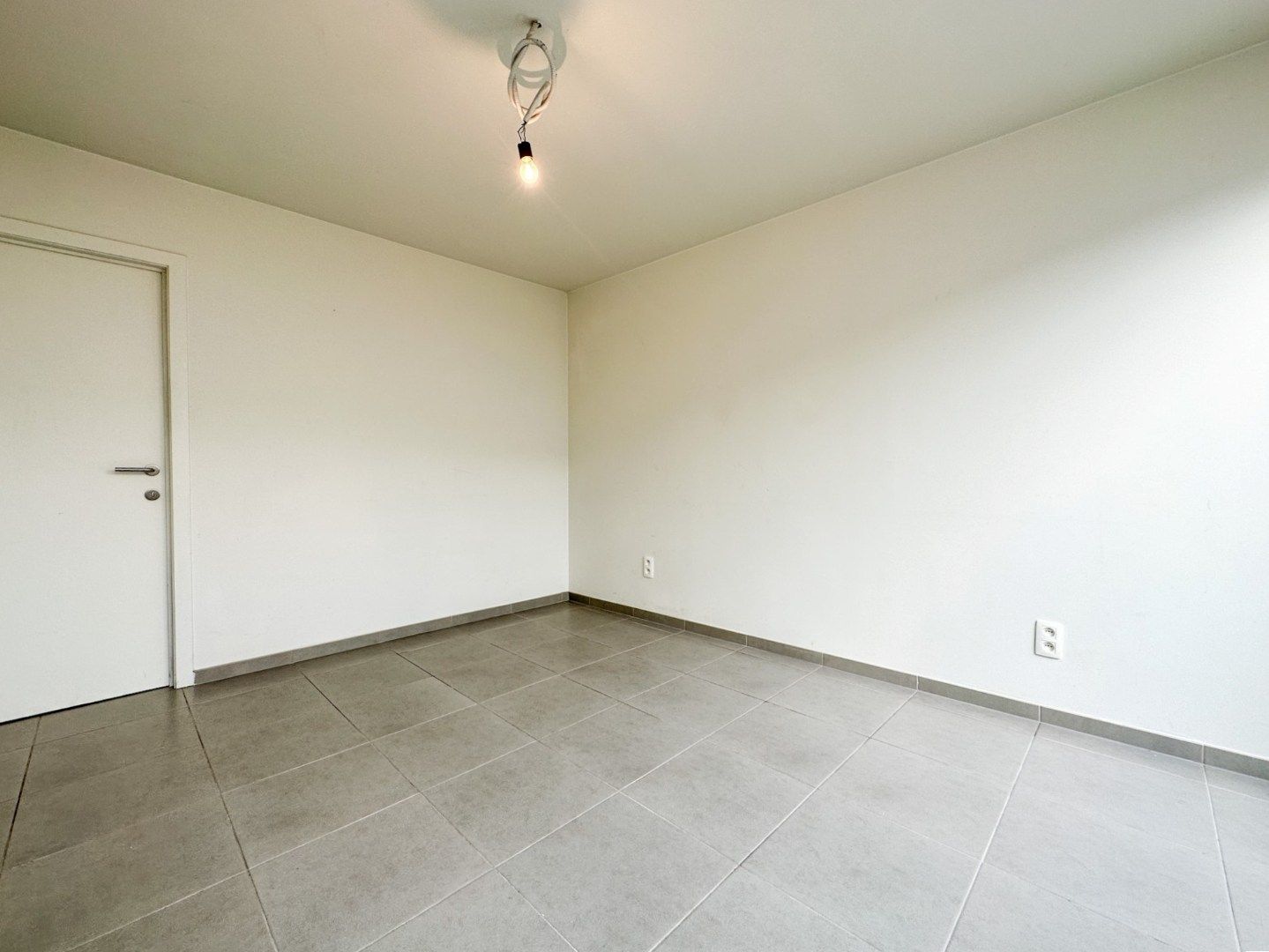 Instapklaar 1-slp appartement met terras, Torhout foto 9