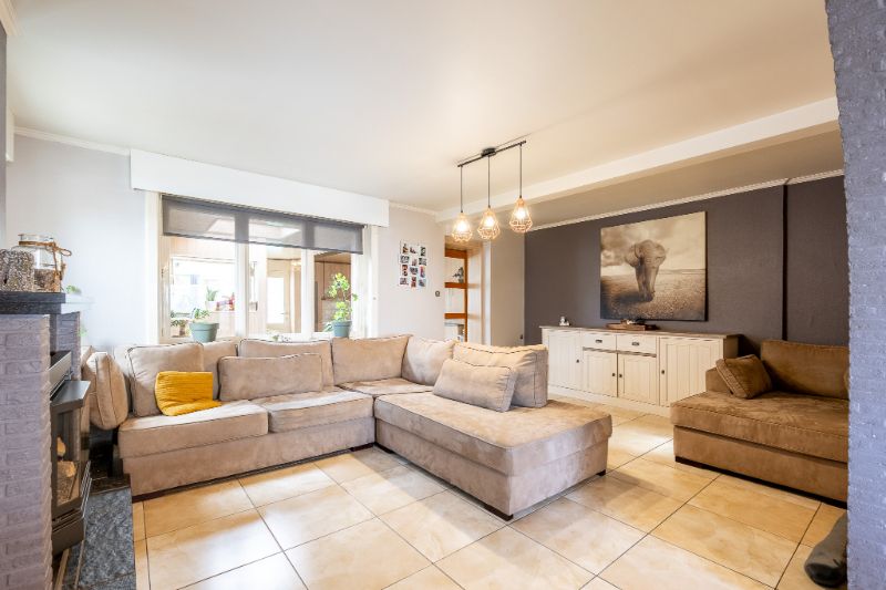 Halfopen woning met 3 slpks en garage foto 5