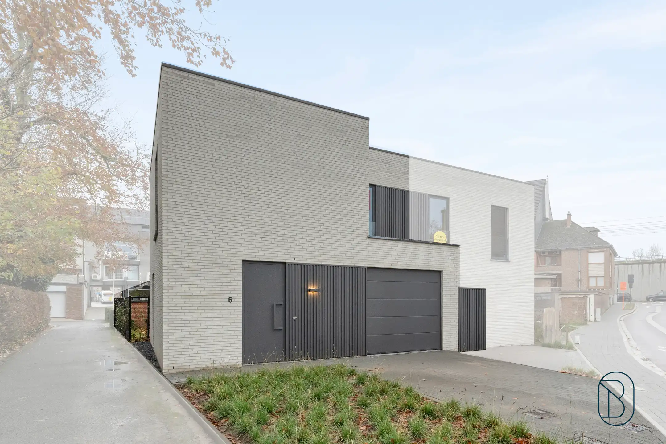 Kwalitatief afgewerkte nieuwbouw met 3 slk, E-peil 0. foto {{pictureIndex}}