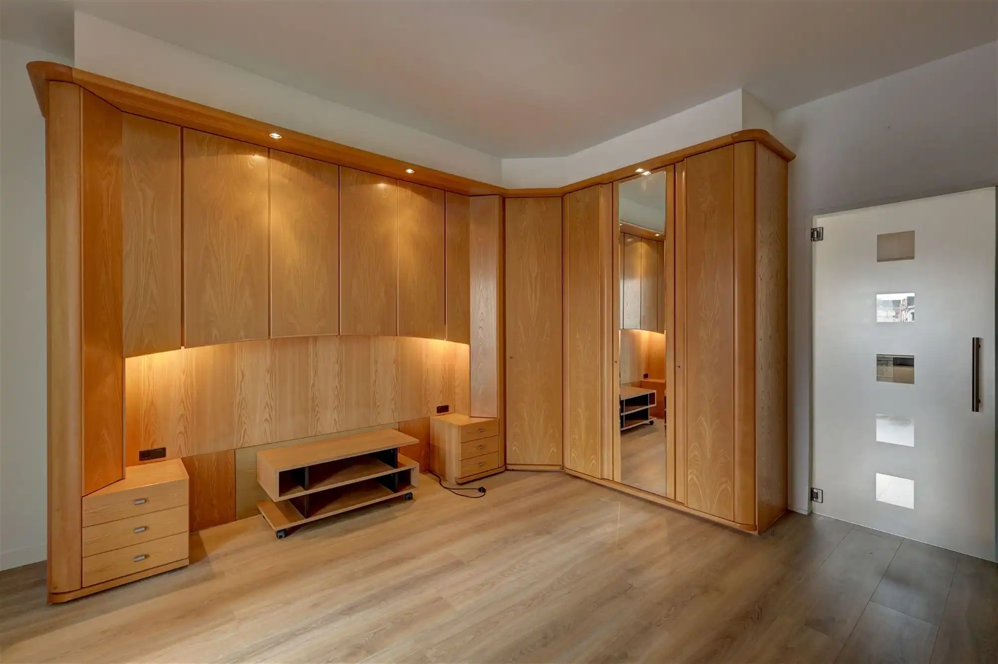 Gemeubeld appartement met ruim terras in centrum Antwerpen foto 5