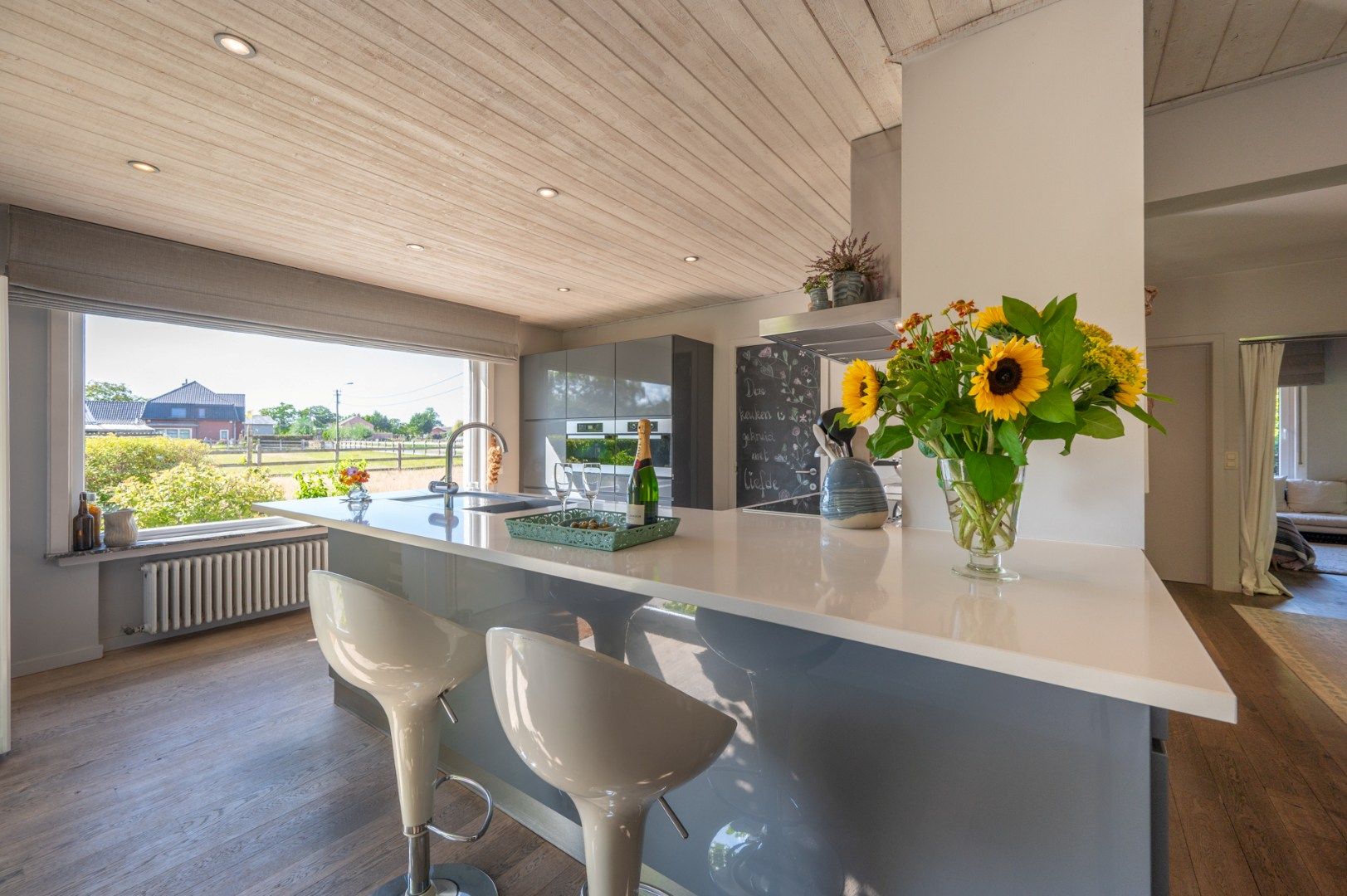 charmante vrijstaande woning in een oase van groen foto 8