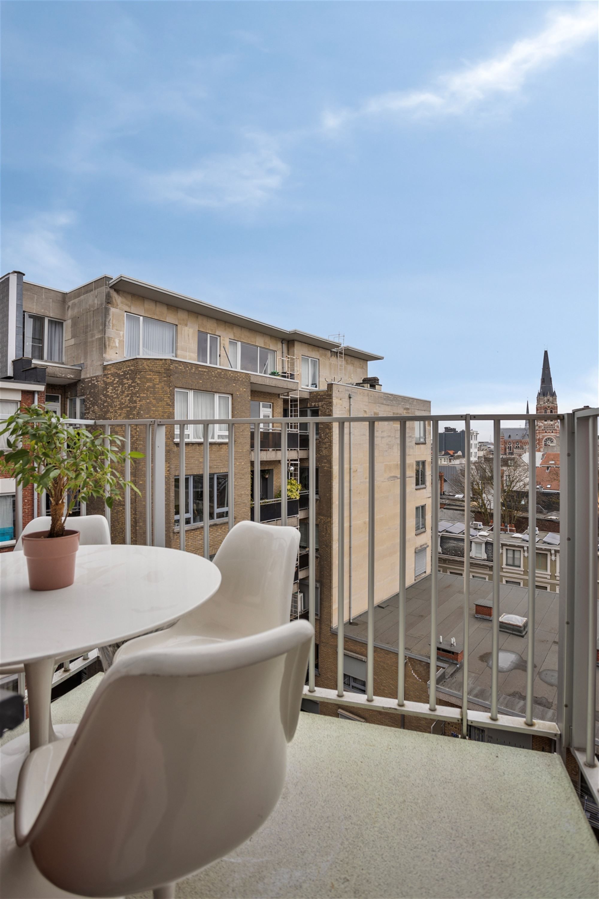 Appartement met 3 slaapkamers en terras op een centrale locatie foto 15