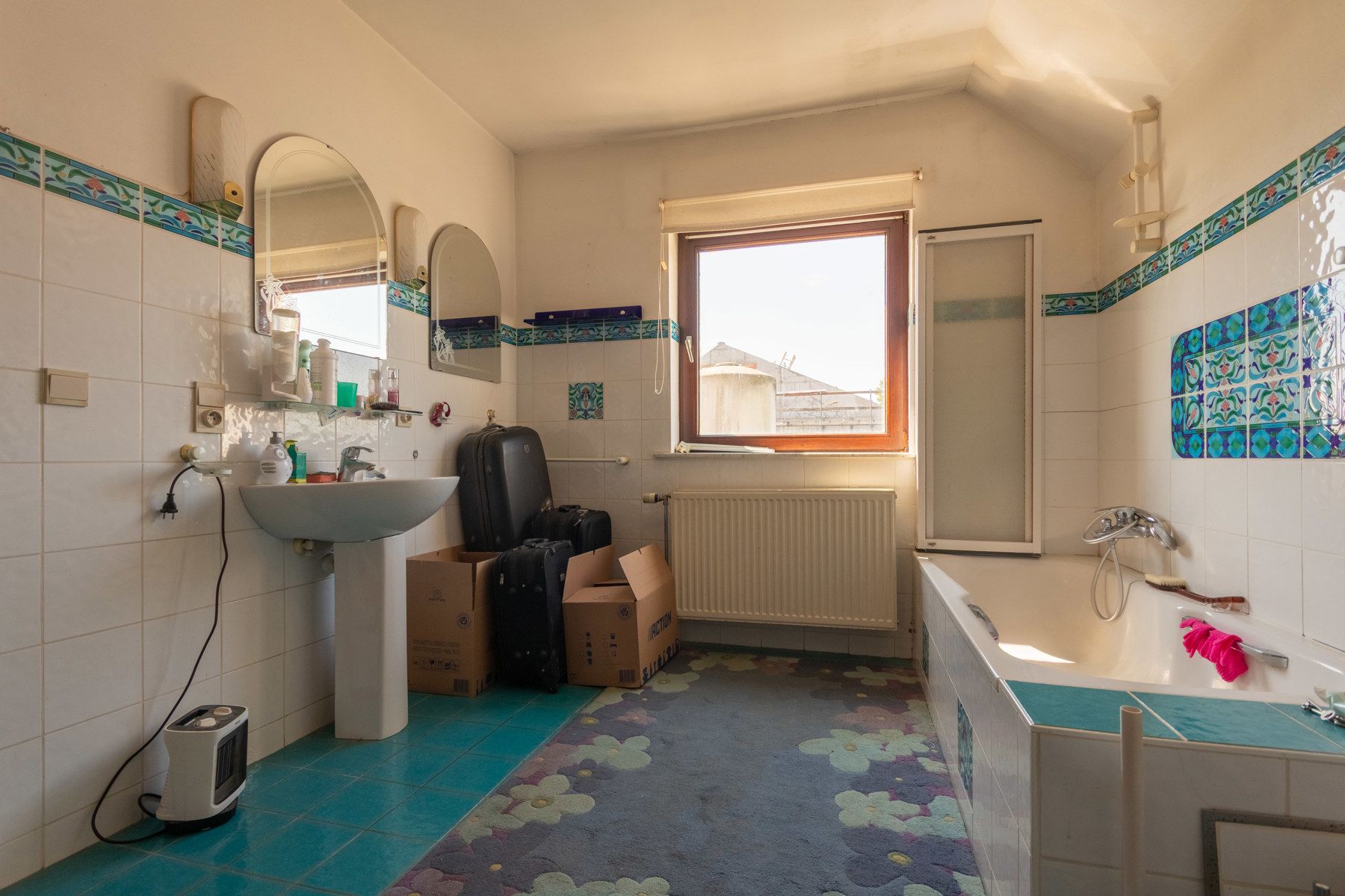 Landelijk gelegen woning met 3 slaapkamers en garage foto 17