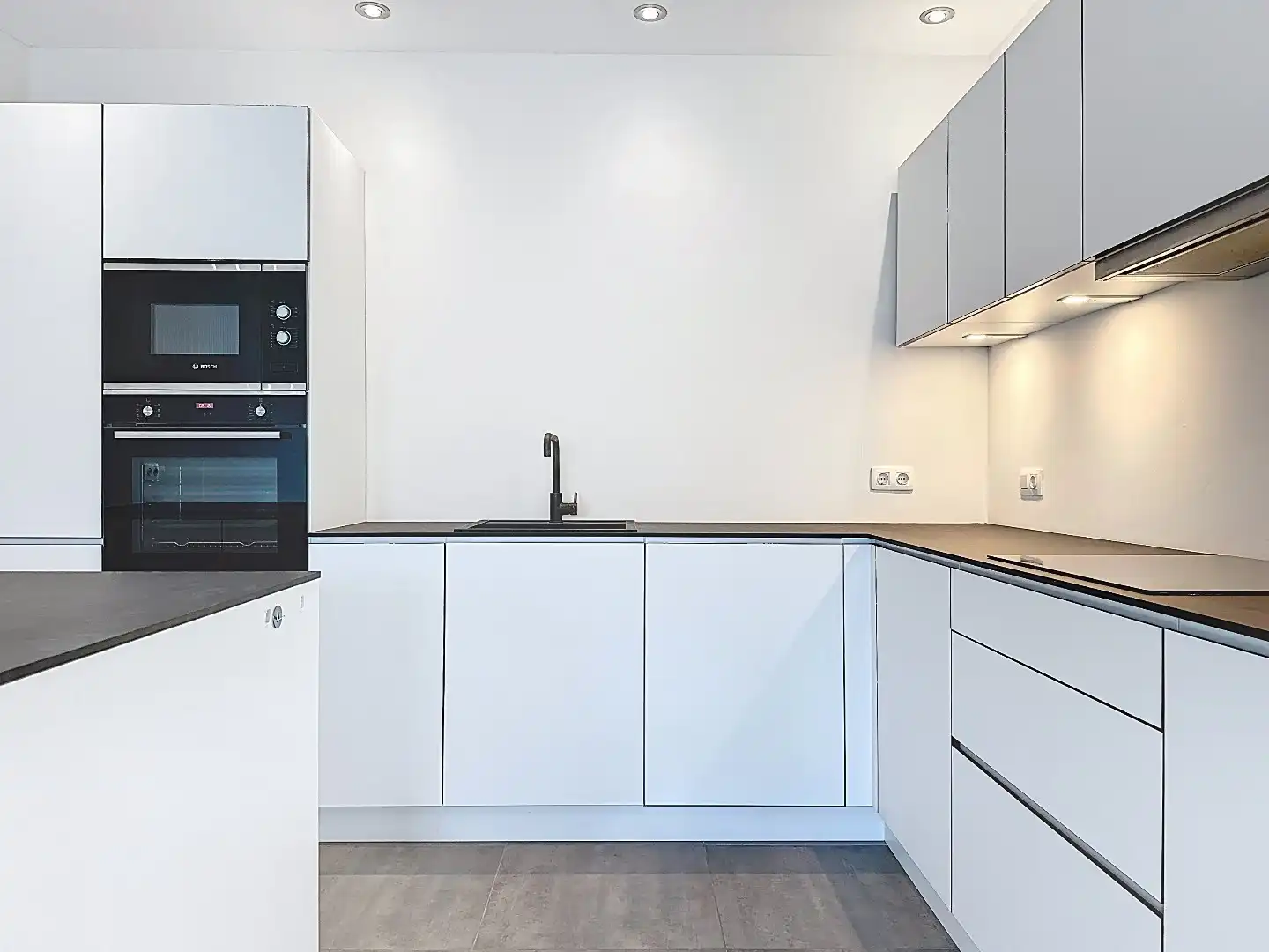 Instapklaar appartement met balkon en parkeerplaats in Aardenburg foto 13