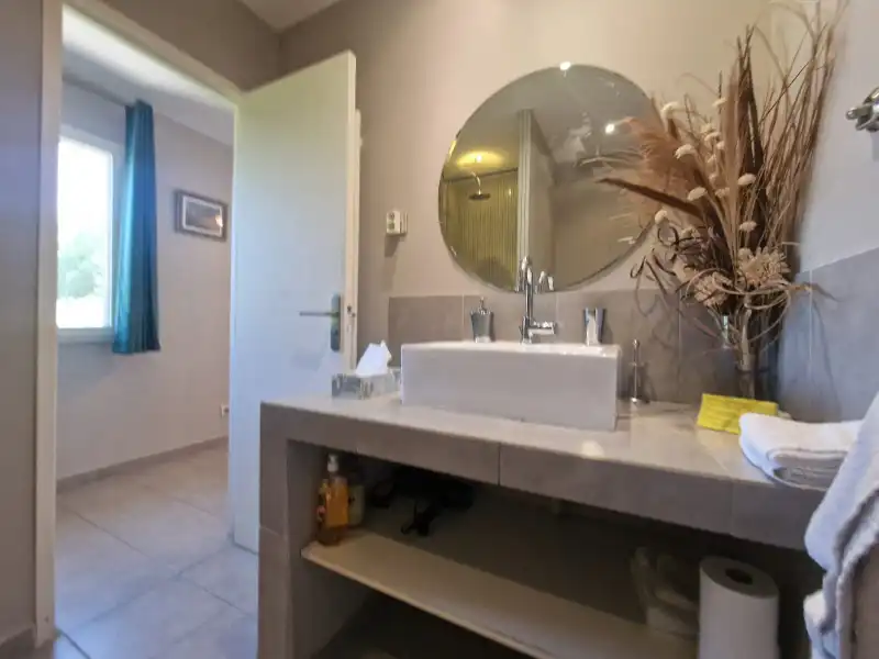 Villa omgevormd tot B&B met vijf mooie kamers en studio in een prachtige en groene omgeving in Carcasonne foto 43