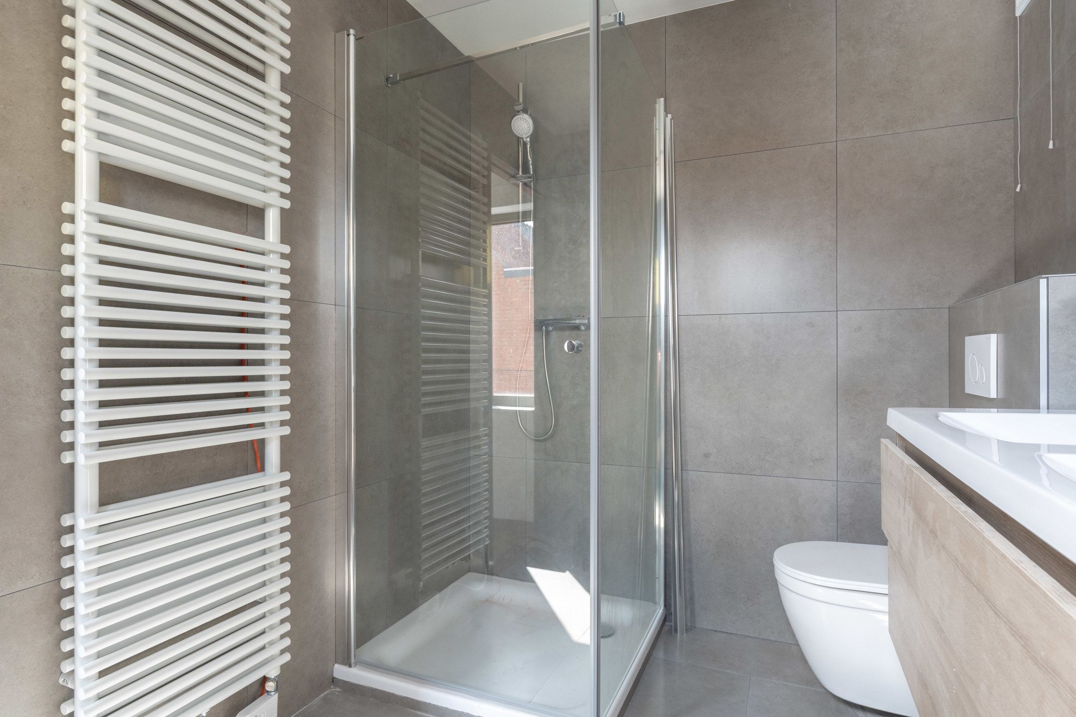 Volledig vernieuwde (2024) 2 slaapkamerwoning (A label) foto 12