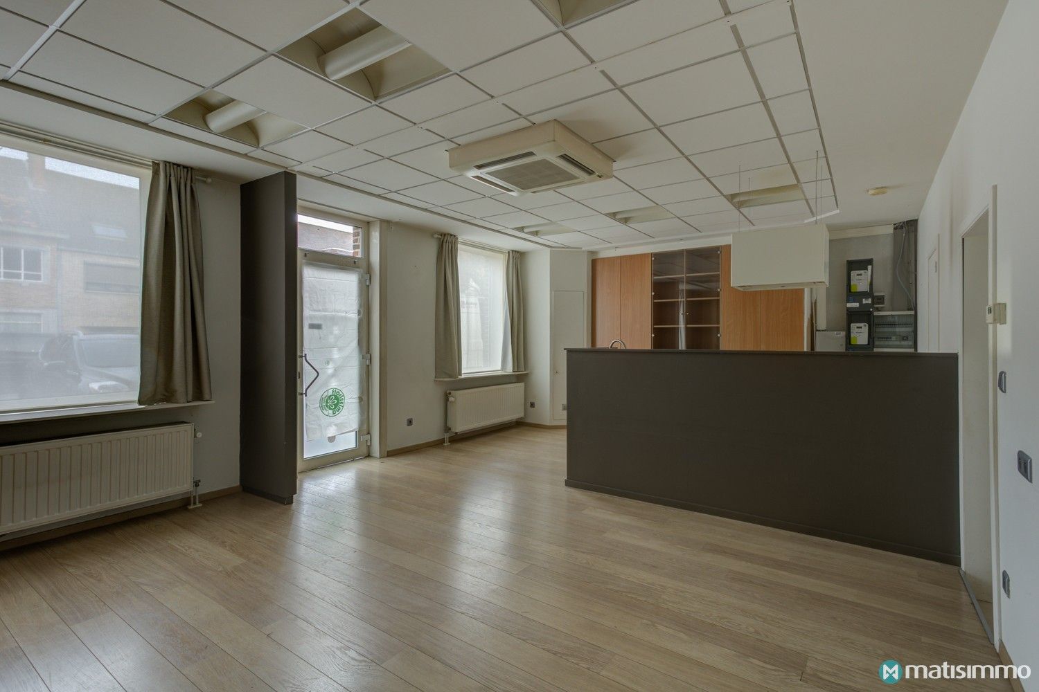 HANDELSPAND MET TE RENOVEREN WONING IN HET CENTRUM VAN OUDSBERGEN foto 2