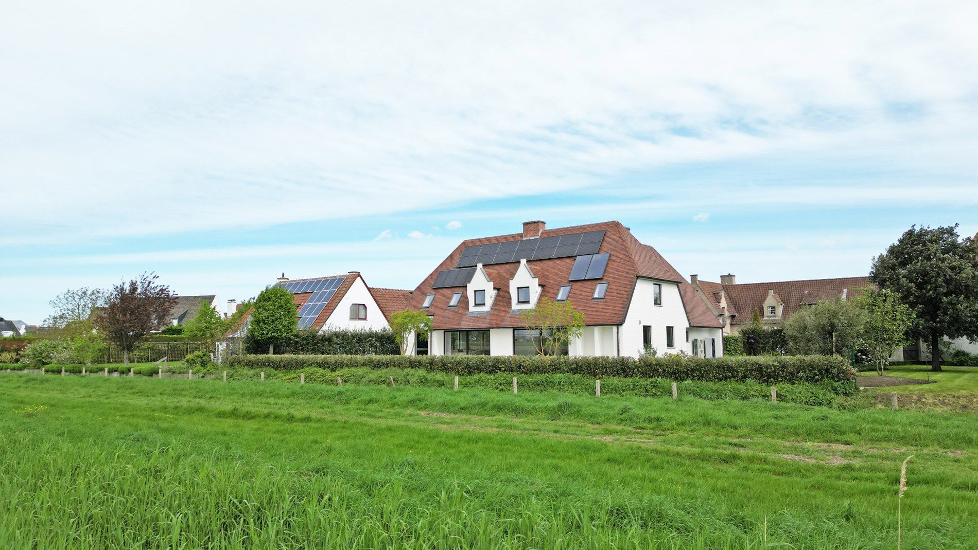 Tot in de puntjes gerenoveerde villa met adembenemend zicht over de uitgestrekte polders.  foto 2