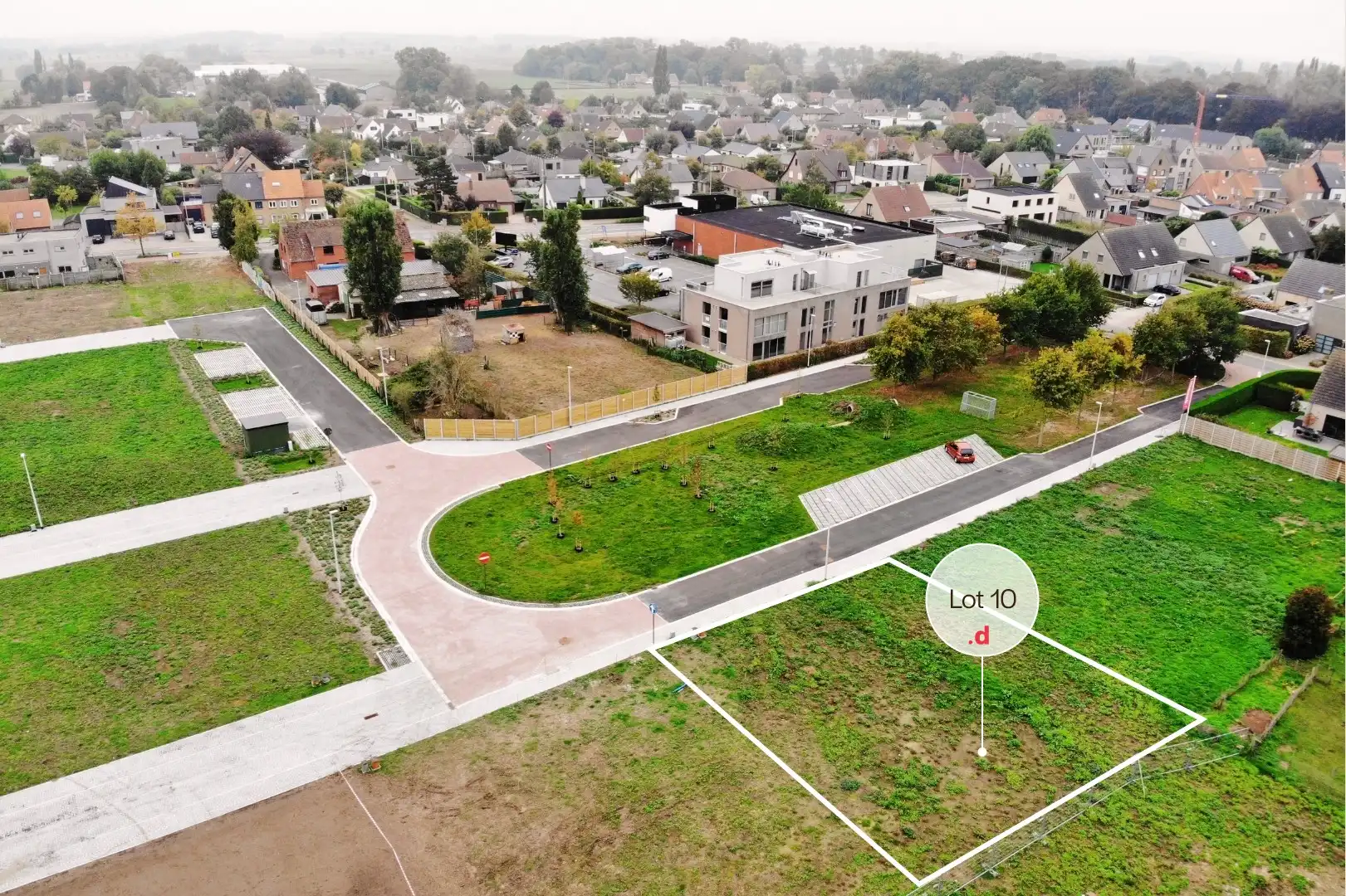 Nieuwe bouwgronden voor open bebouwing dicht bij het centrum foto {{pictureIndex}}