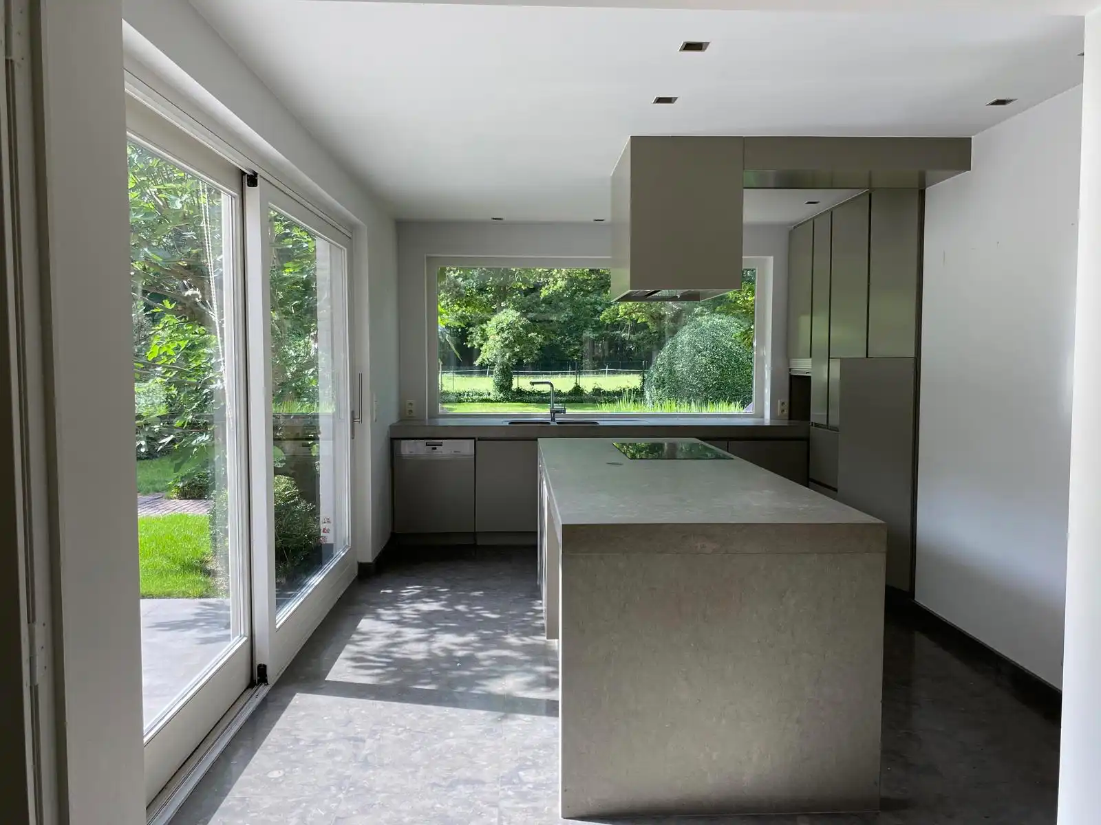 Charmante villa met zwemvijver en veel groen 1.512m2 foto 8