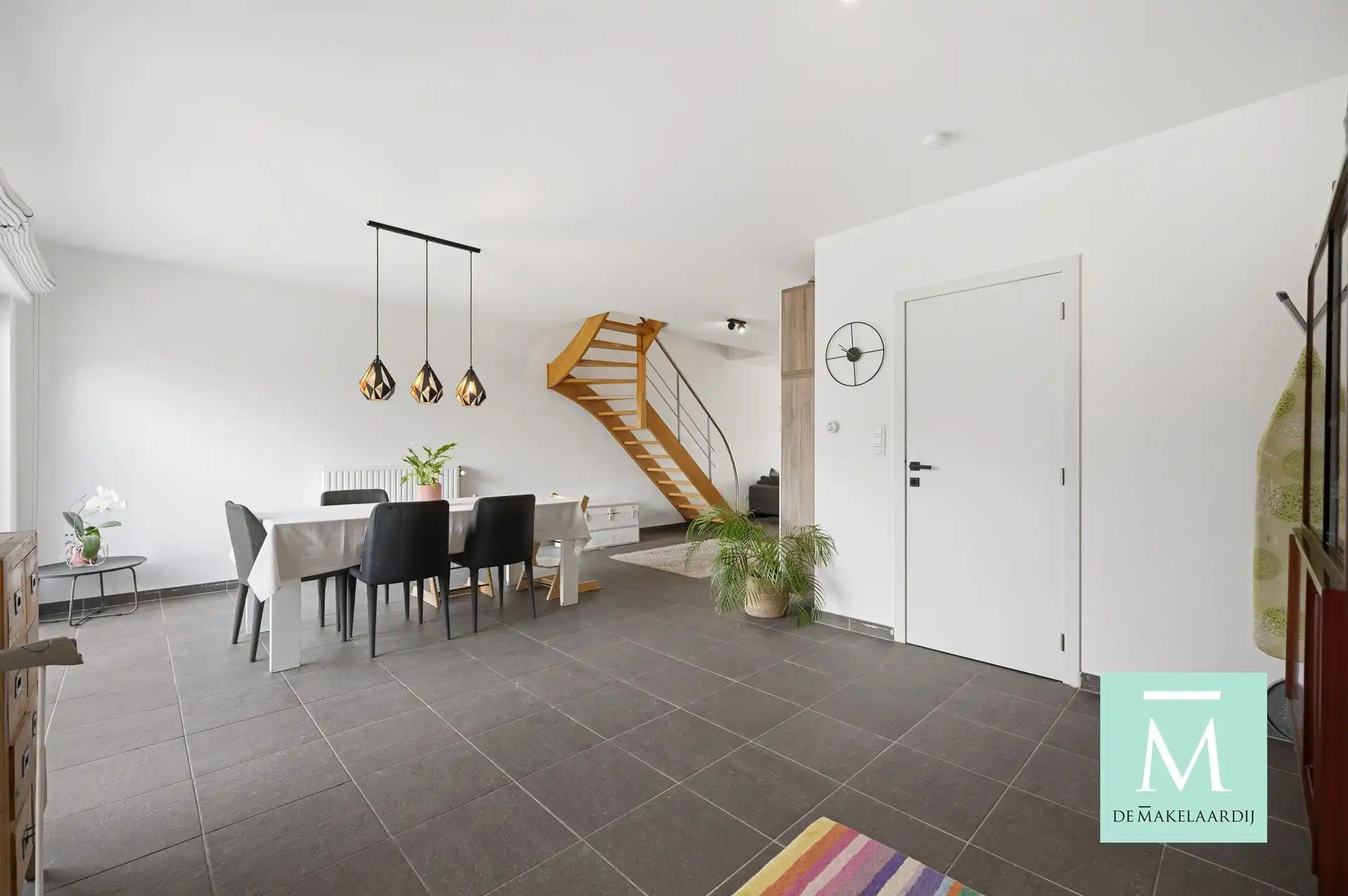 Instapklare woning met 5 slaapkamers en zeer aangename tuin foto 6