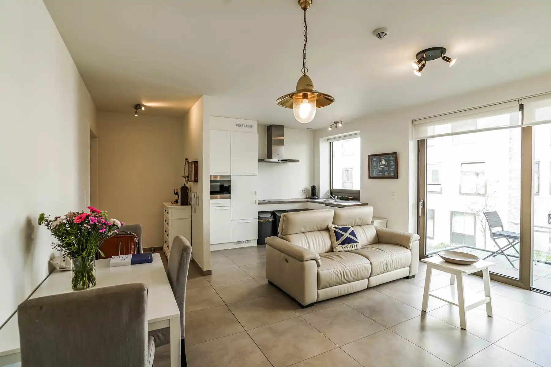 Stijlvolle assistentiewoning met terras in het centrum van Breendonk foto 8
