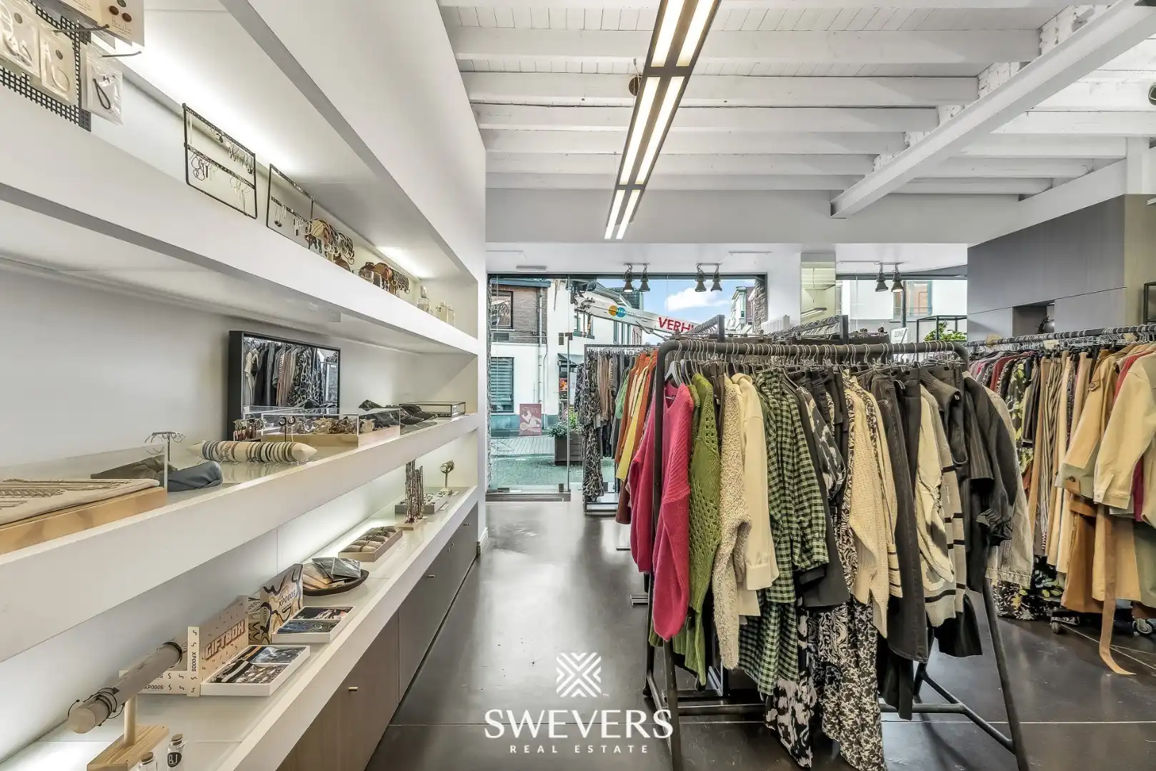 Instapklaar handelspand met ruime opslag en uitstekende visibiliteit in centrum Beringen foto 18