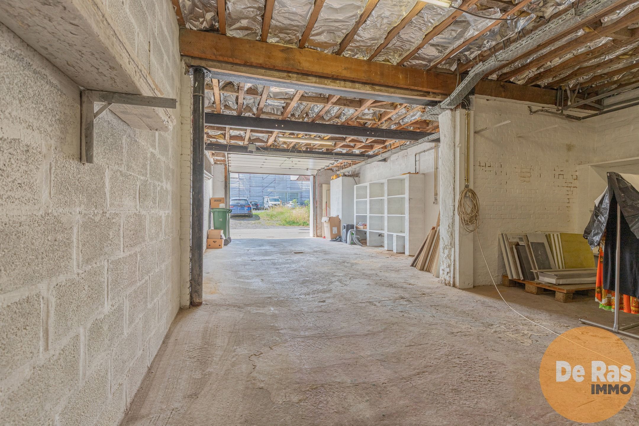 EREMBODEGEM - Woning met magazijn op centrumligging foto 5