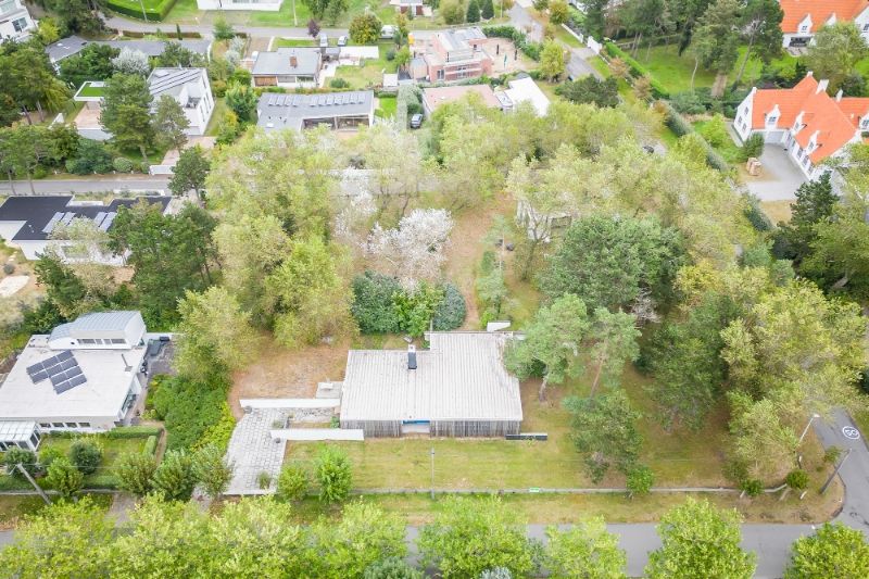 Beschermde modernistische villa op 3146m² gelegen in de Simli-wijk te Nieuwpoort-Bad. foto 28