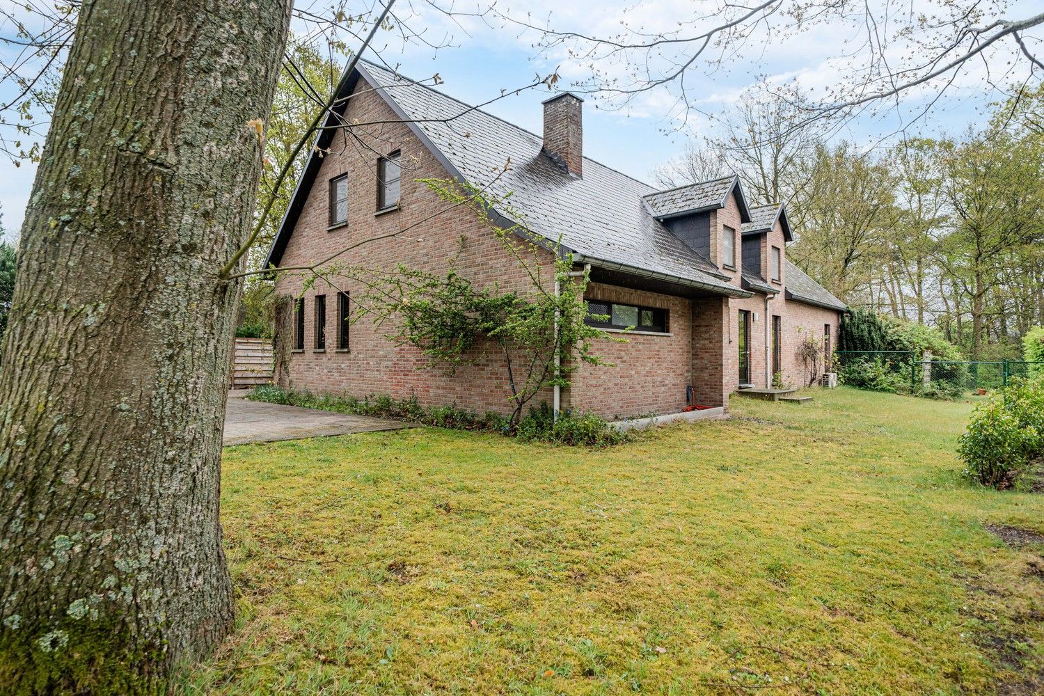 Ruime woning op groot perceel in residentiële buurt te Bret (Genk)! foto 30