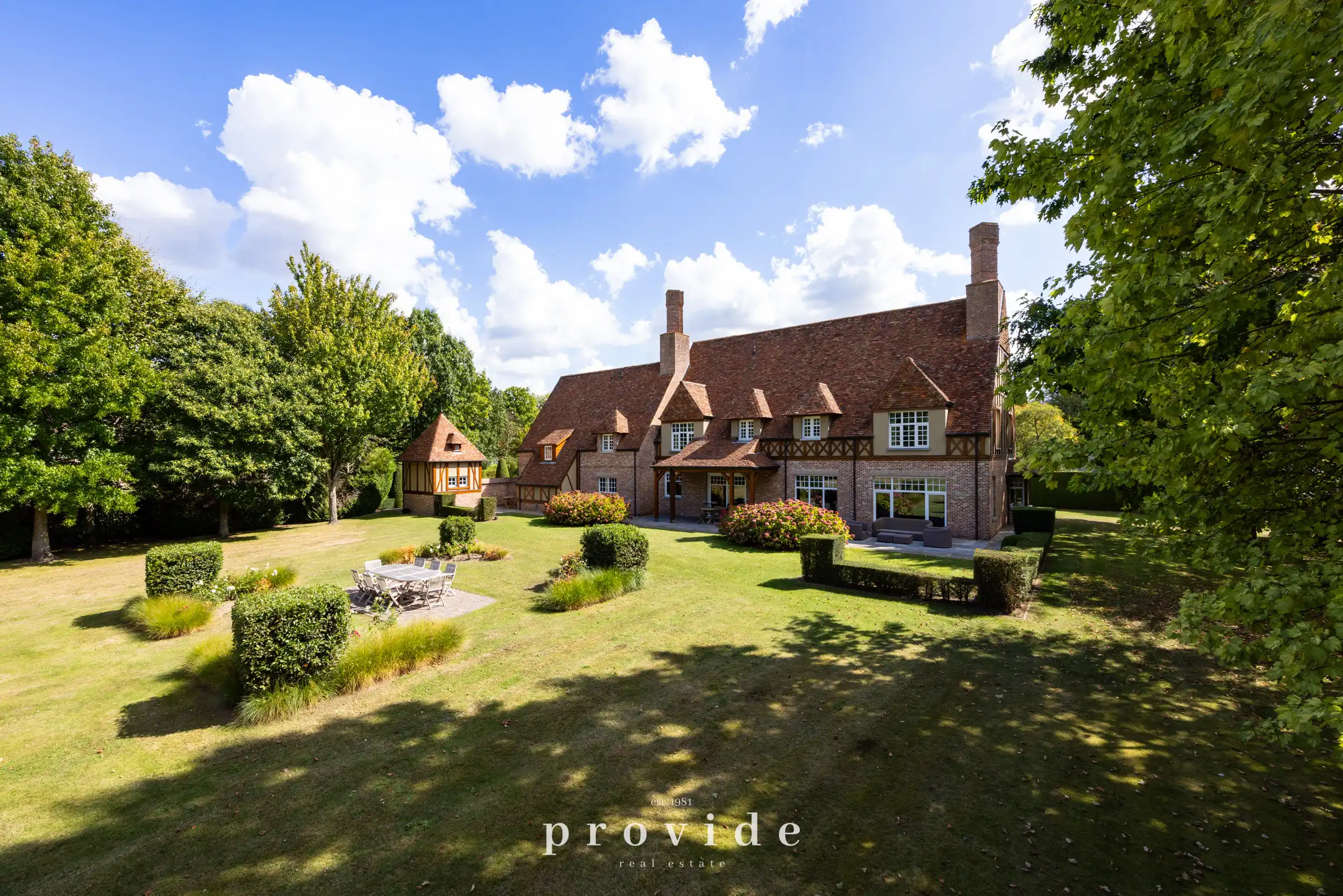 Exclusieve villa op royaal domein in groene omgeving foto 19