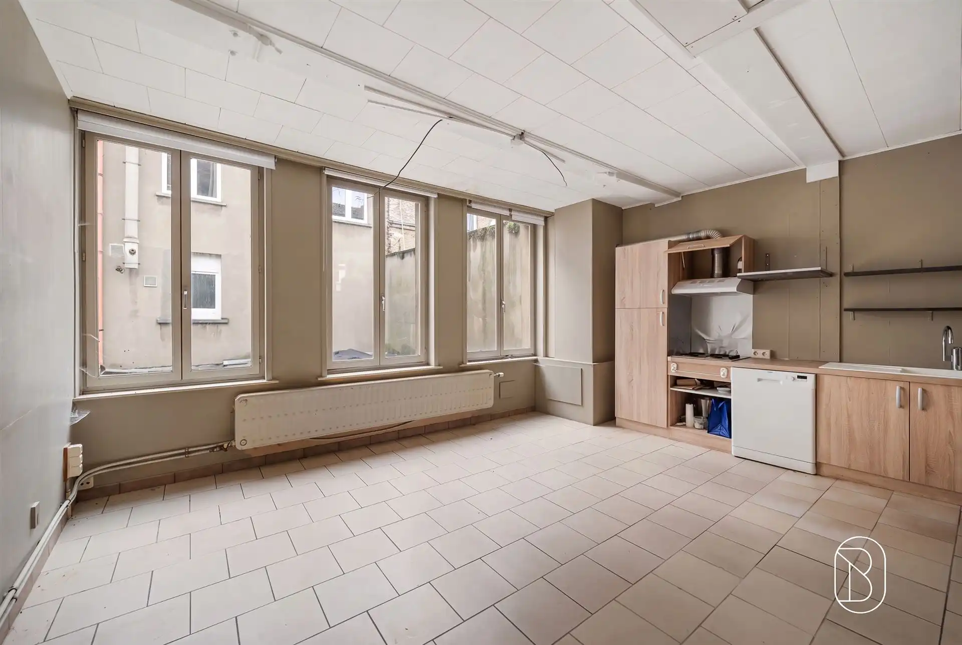 Perfect gelegen multifunctioneel gebouw foto 8