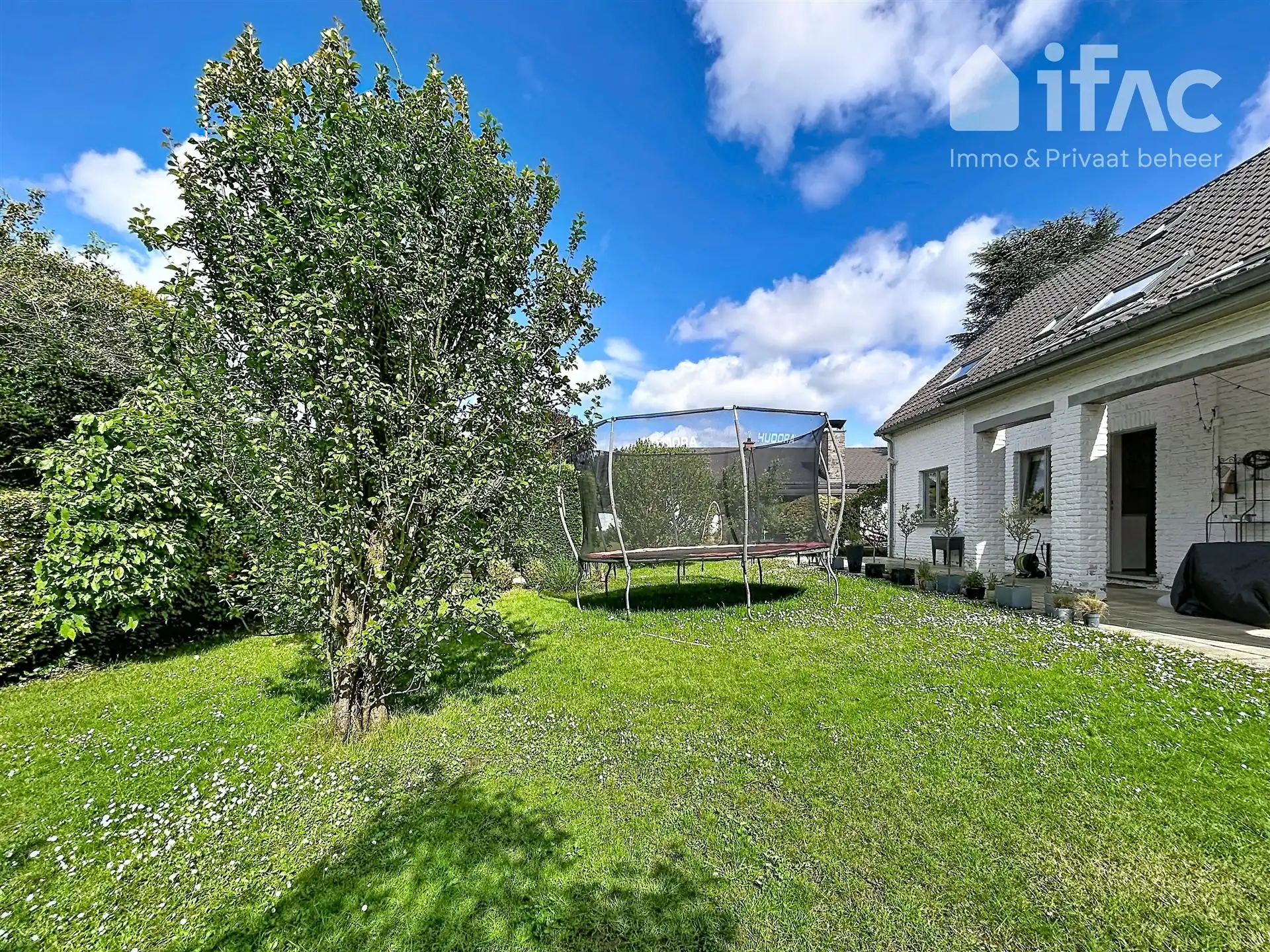 Smaakvol gerenoveerde Villa met 5 slaapkamers en leuke tuin foto 32